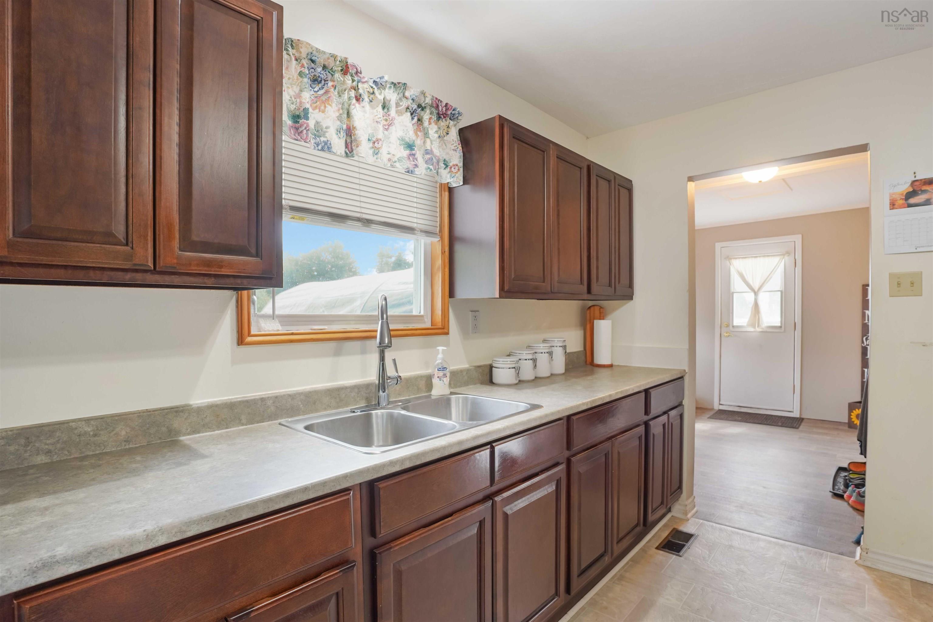 $374,500.00: 8049 Highway 221, Centreville