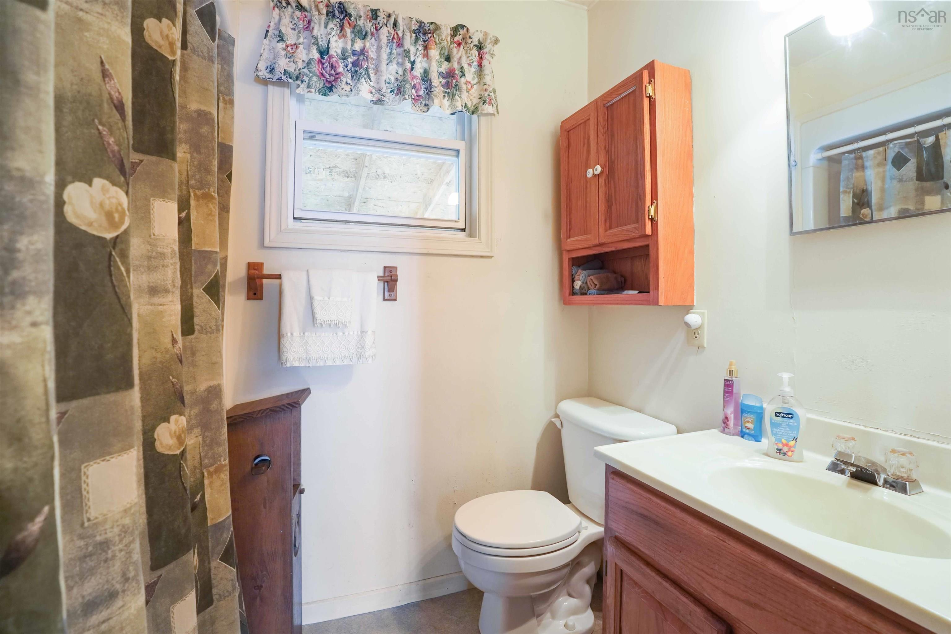 $374,500.00: 8049 Highway 221, Centreville