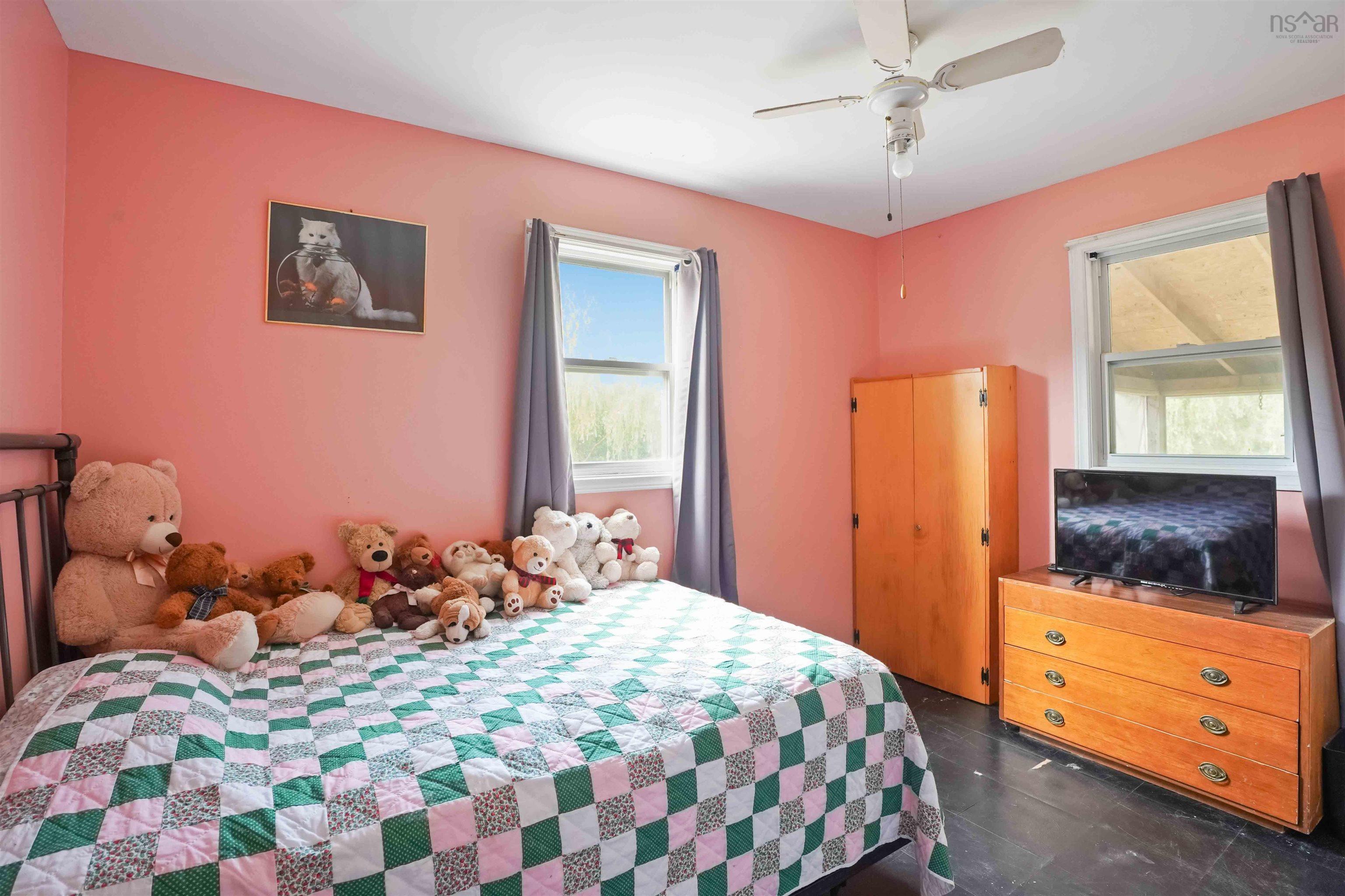 $374,500.00: 8049 Highway 221, Centreville