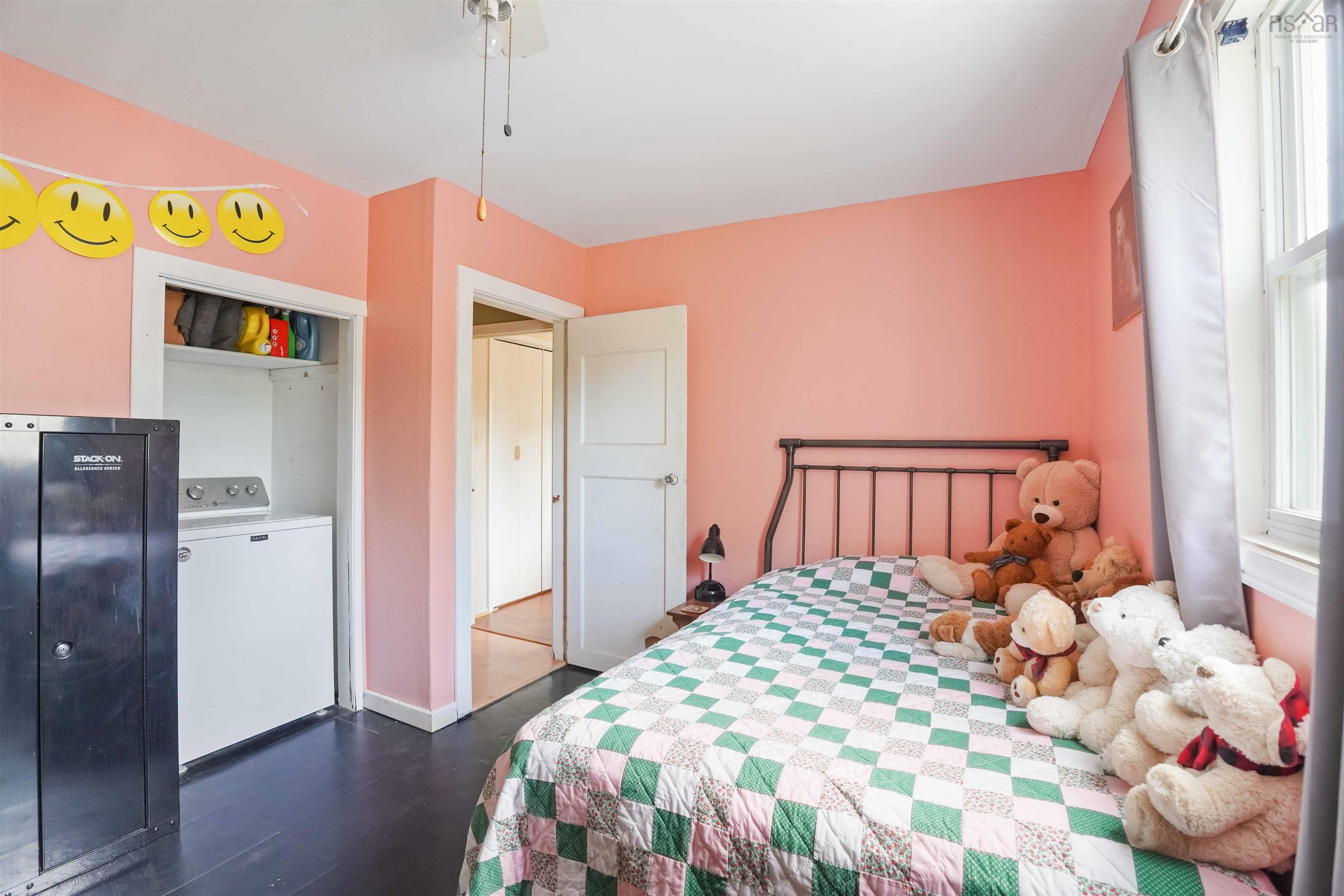 $374,500.00: 8049 Highway 221, Centreville