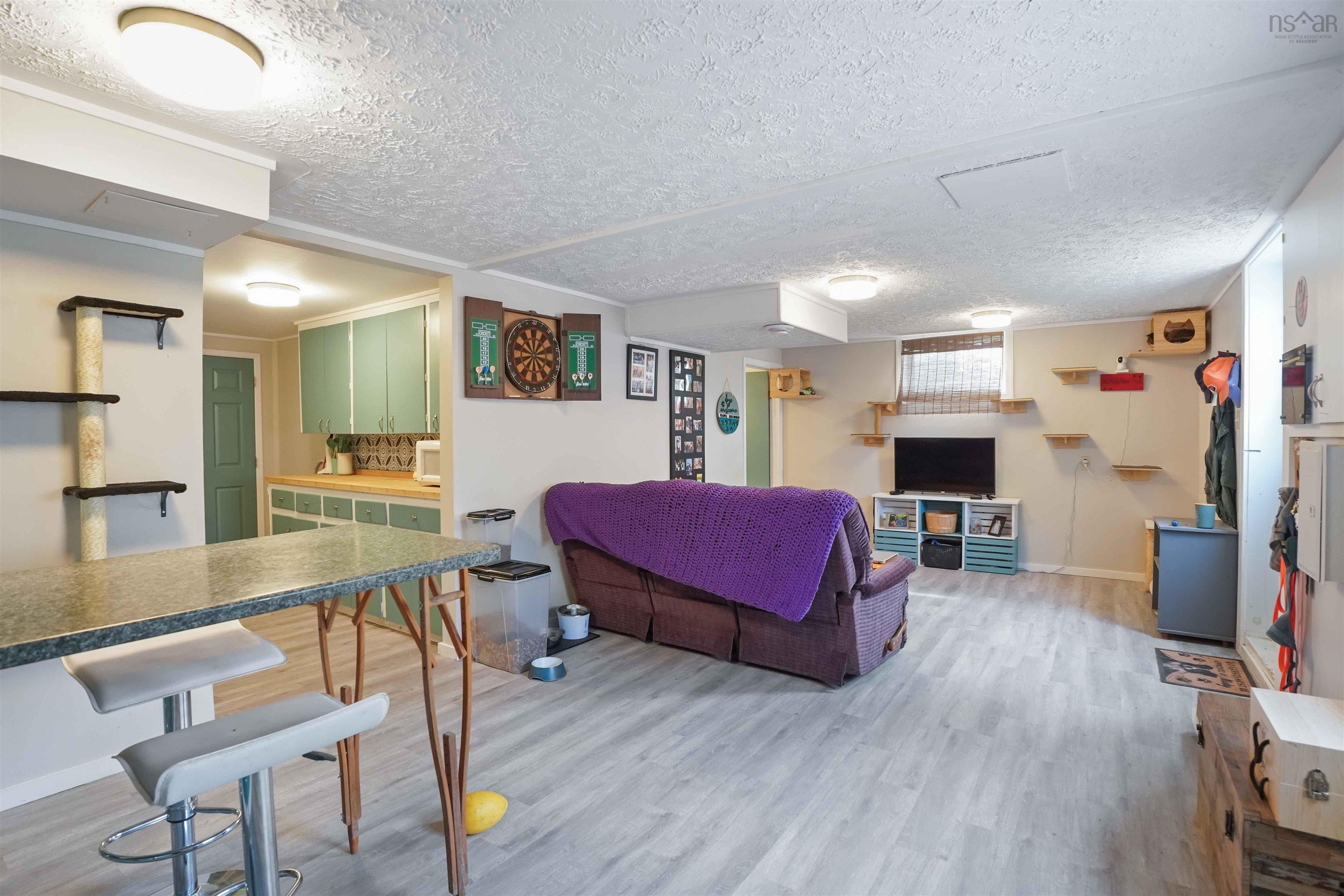 $374,500.00: 8049 Highway 221, Centreville