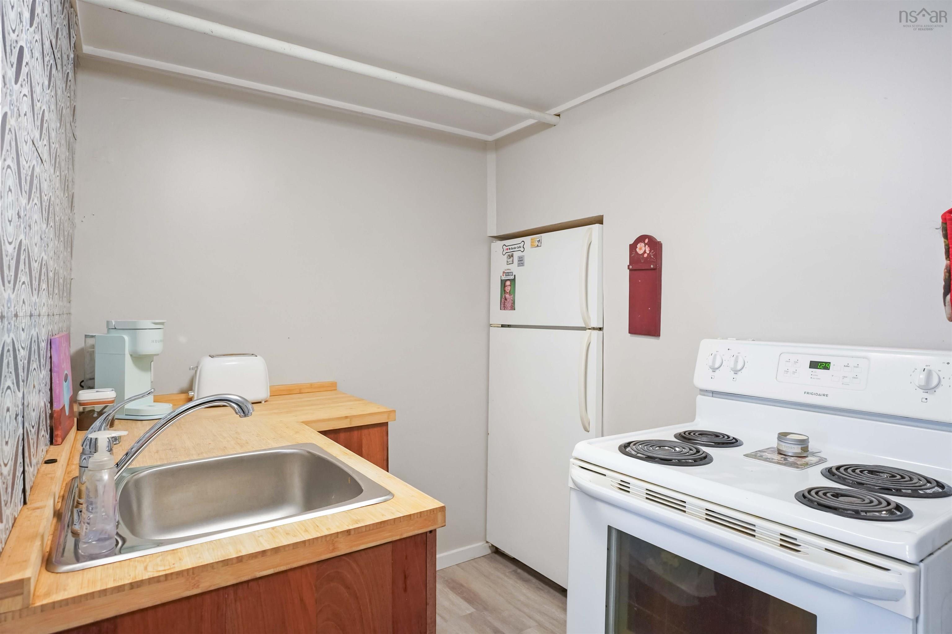 $374,500.00: 8049 Highway 221, Centreville