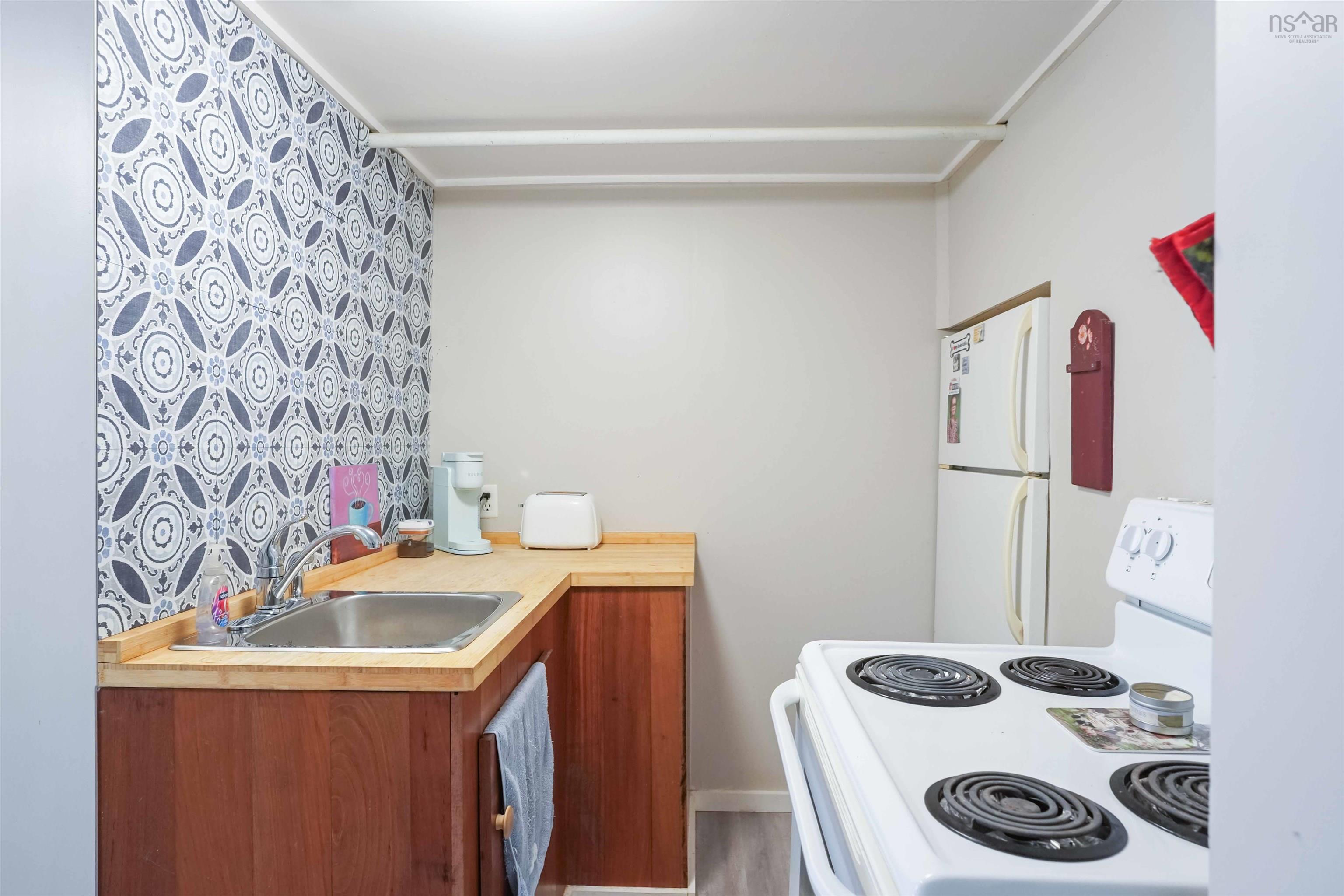 $374,500.00: 8049 Highway 221, Centreville