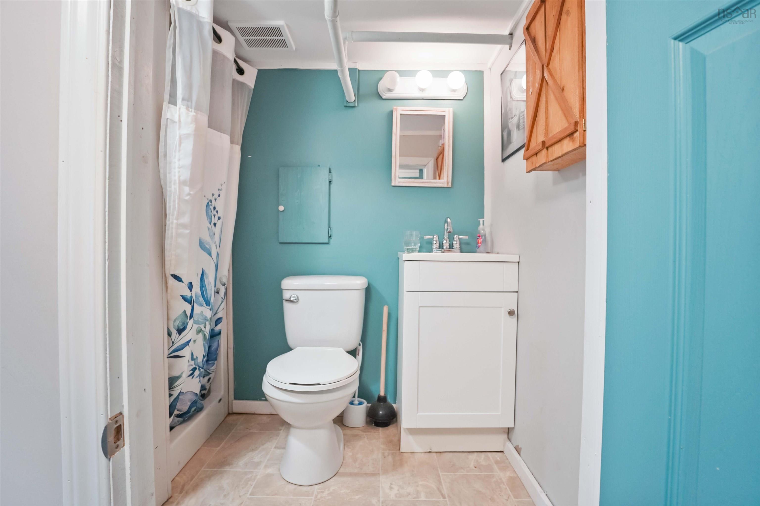 $374,500.00: 8049 Highway 221, Centreville