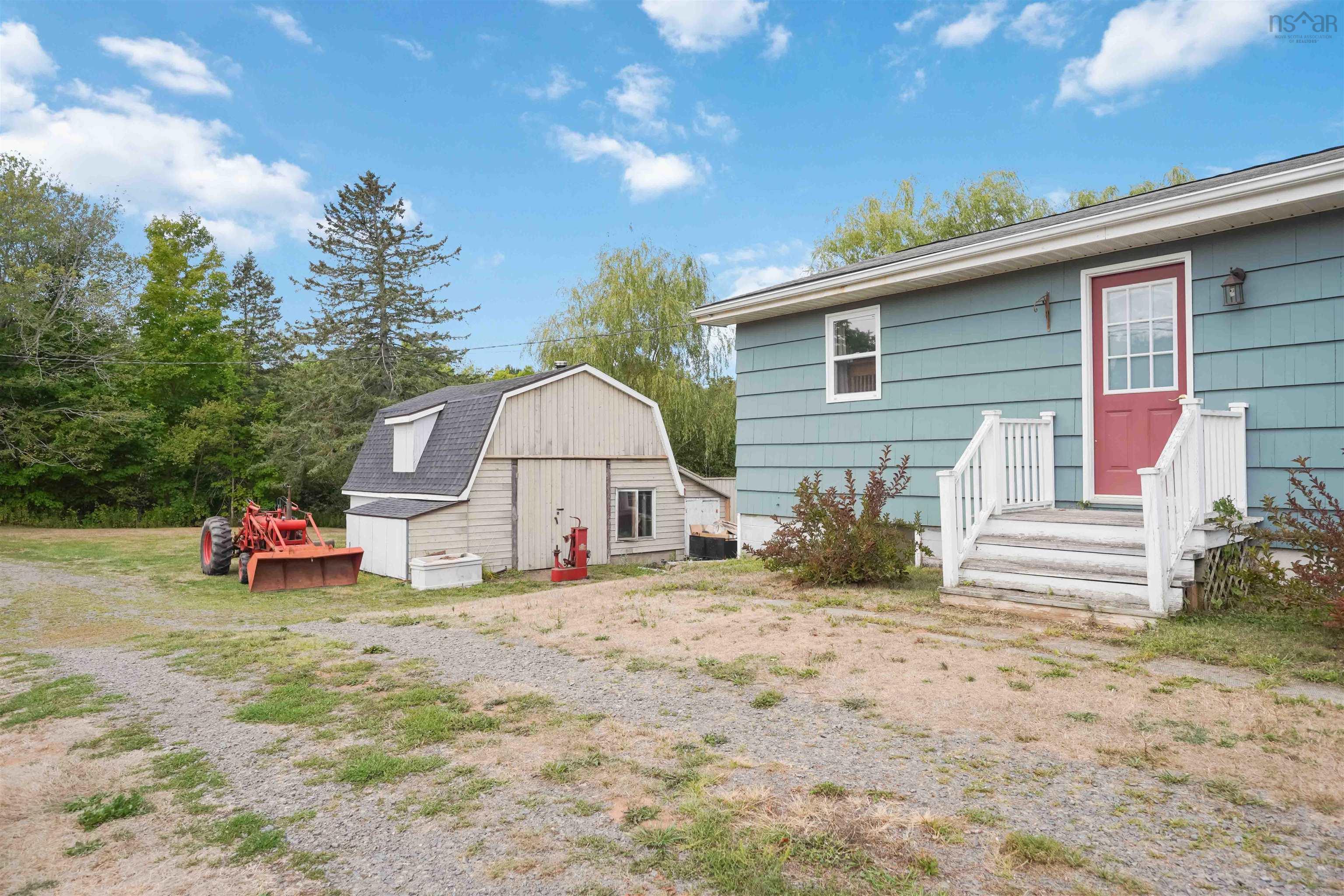 $374,500.00: 8049 Highway 221, Centreville