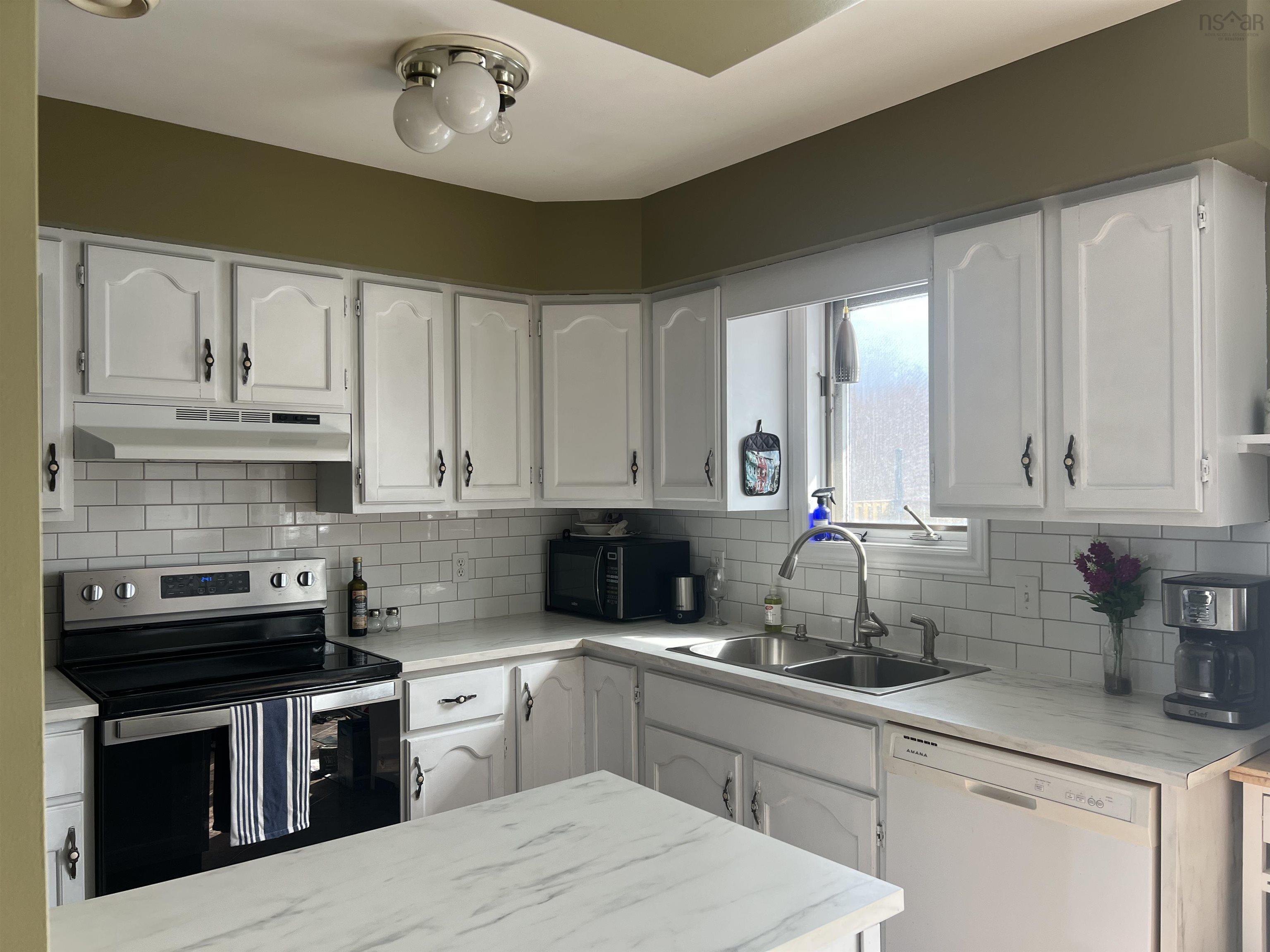 $429,900.00: 406 Parkdale Avenue, Truro