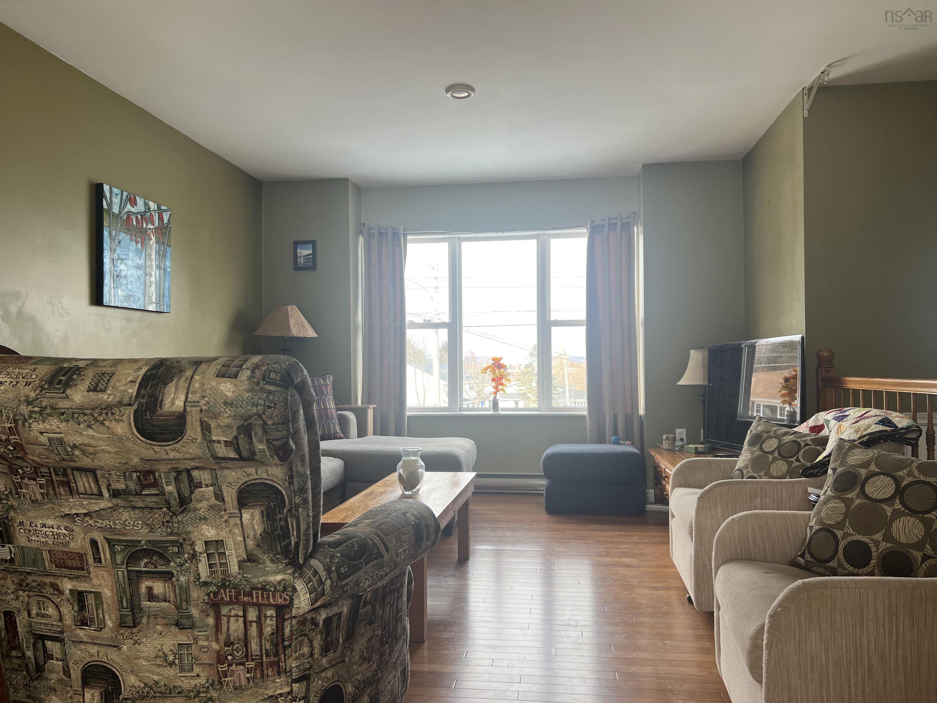 $429,900.00: 406 Parkdale Avenue, Truro