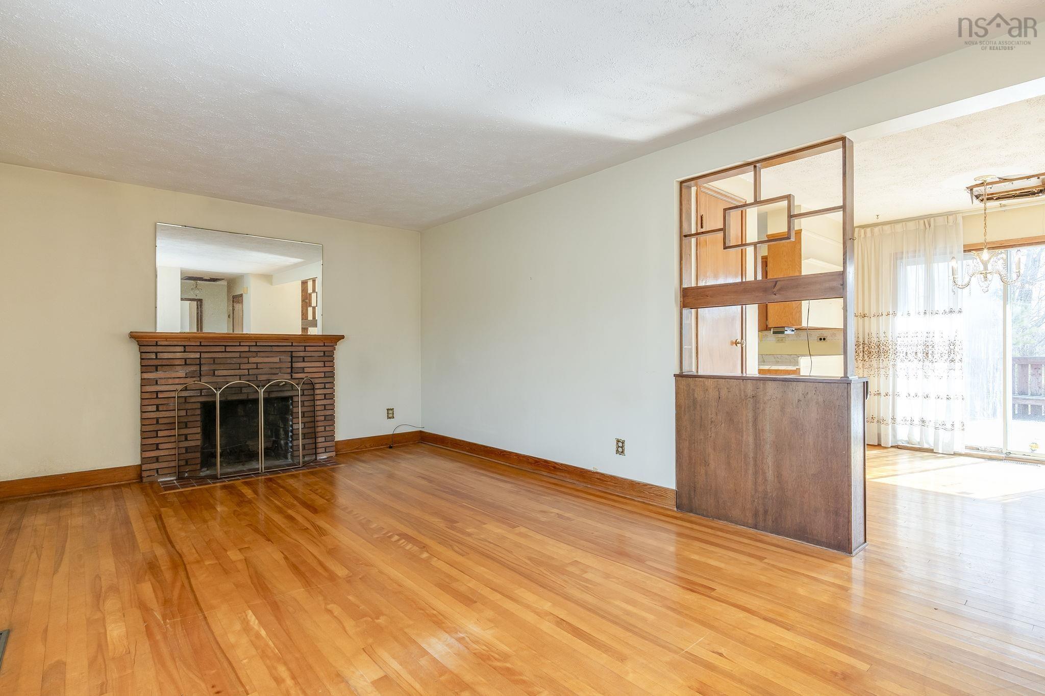 $299,900.00: 42 Oakwood Avenue, Dartmouth