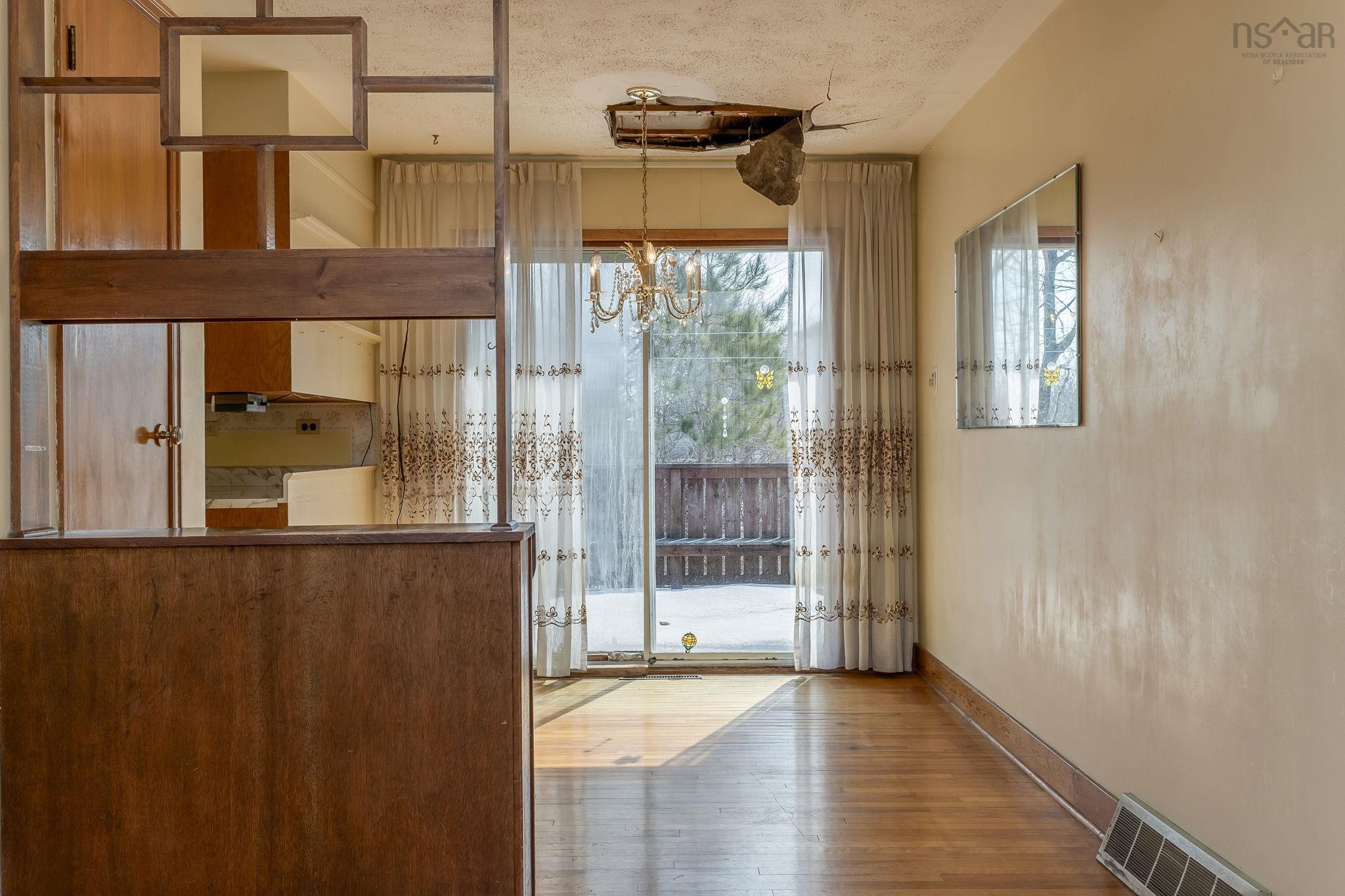 $299,900.00: 42 Oakwood Avenue, Dartmouth