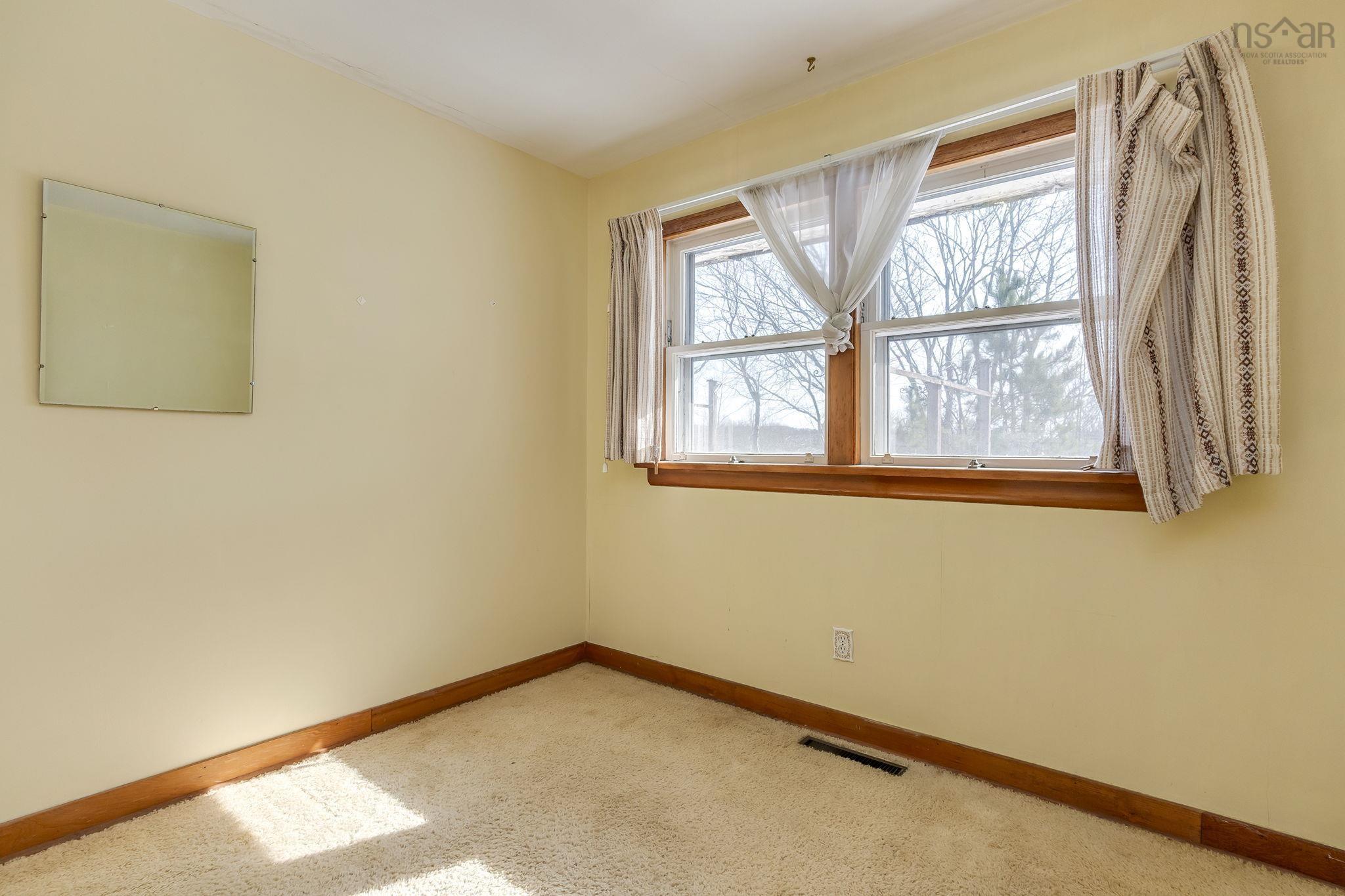 $299,900.00: 42 Oakwood Avenue, Dartmouth