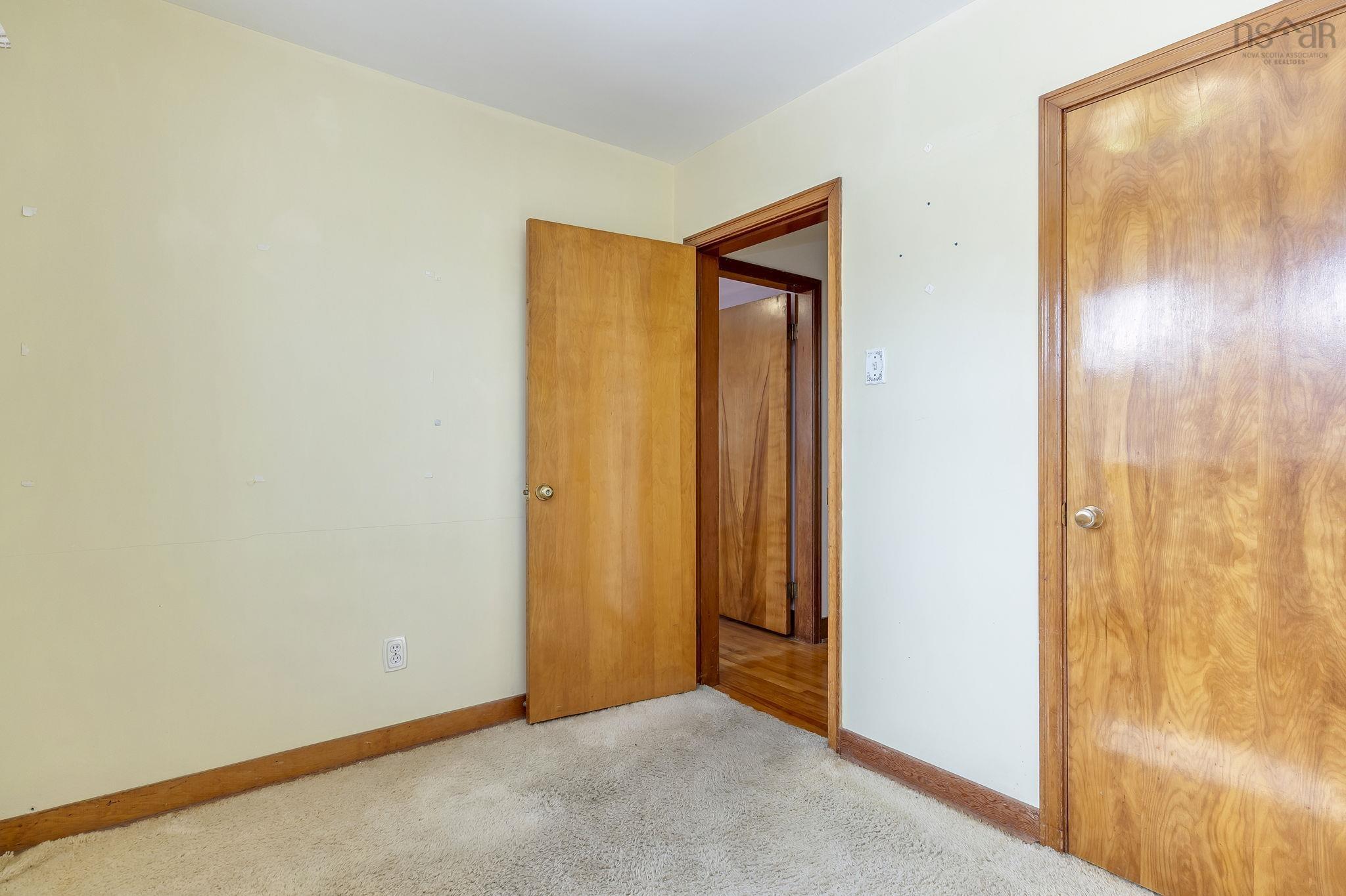 $299,900.00: 42 Oakwood Avenue, Dartmouth