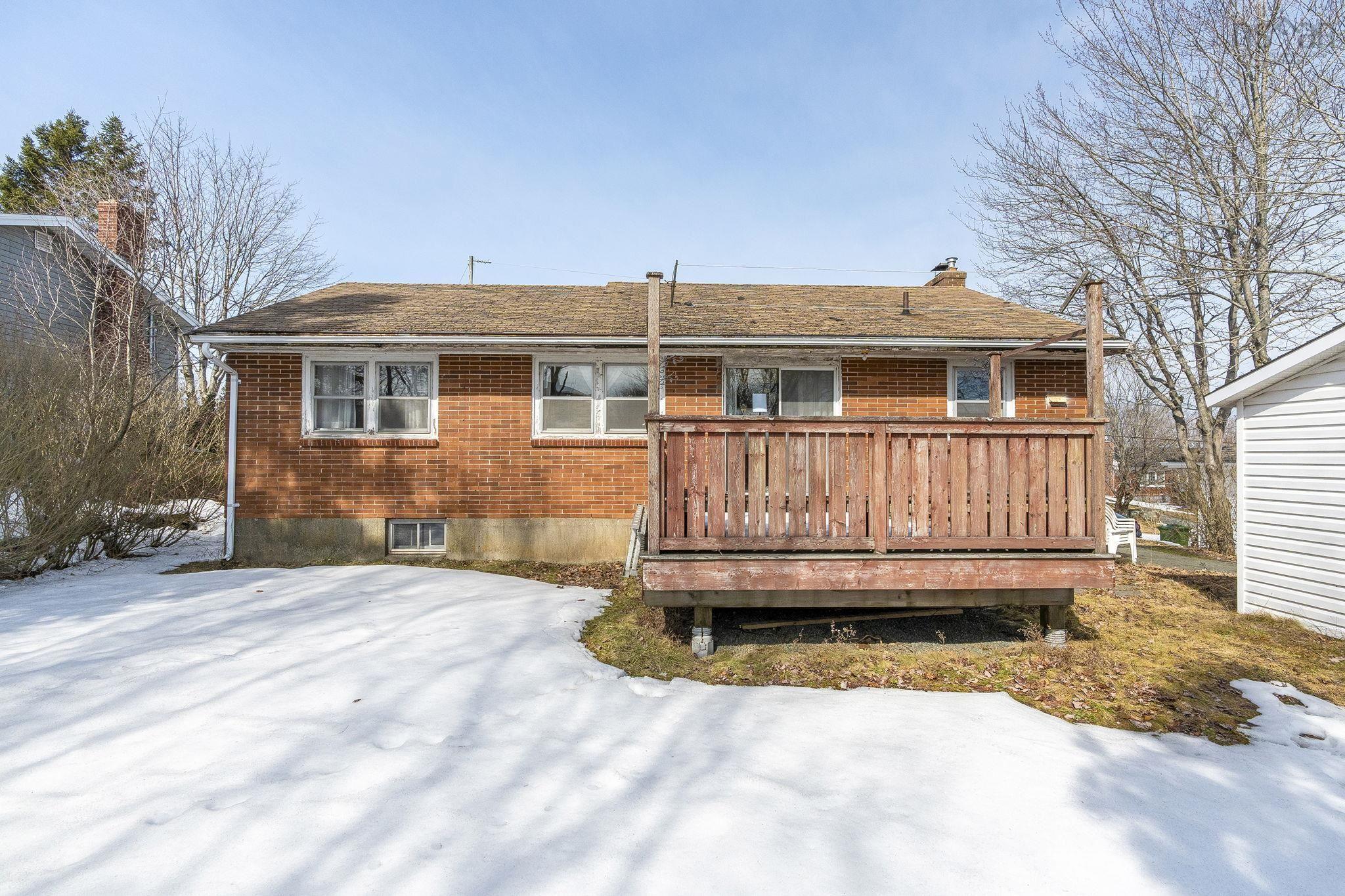 $299,900.00: 42 Oakwood Avenue, Dartmouth