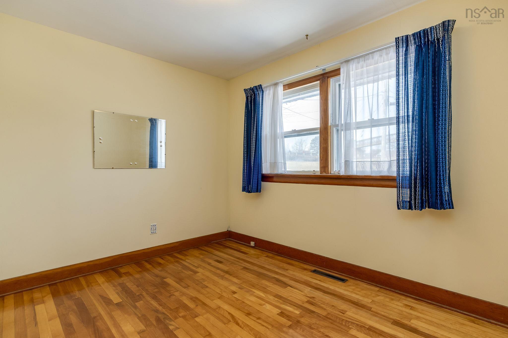 $299,900.00: 42 Oakwood Avenue, Dartmouth