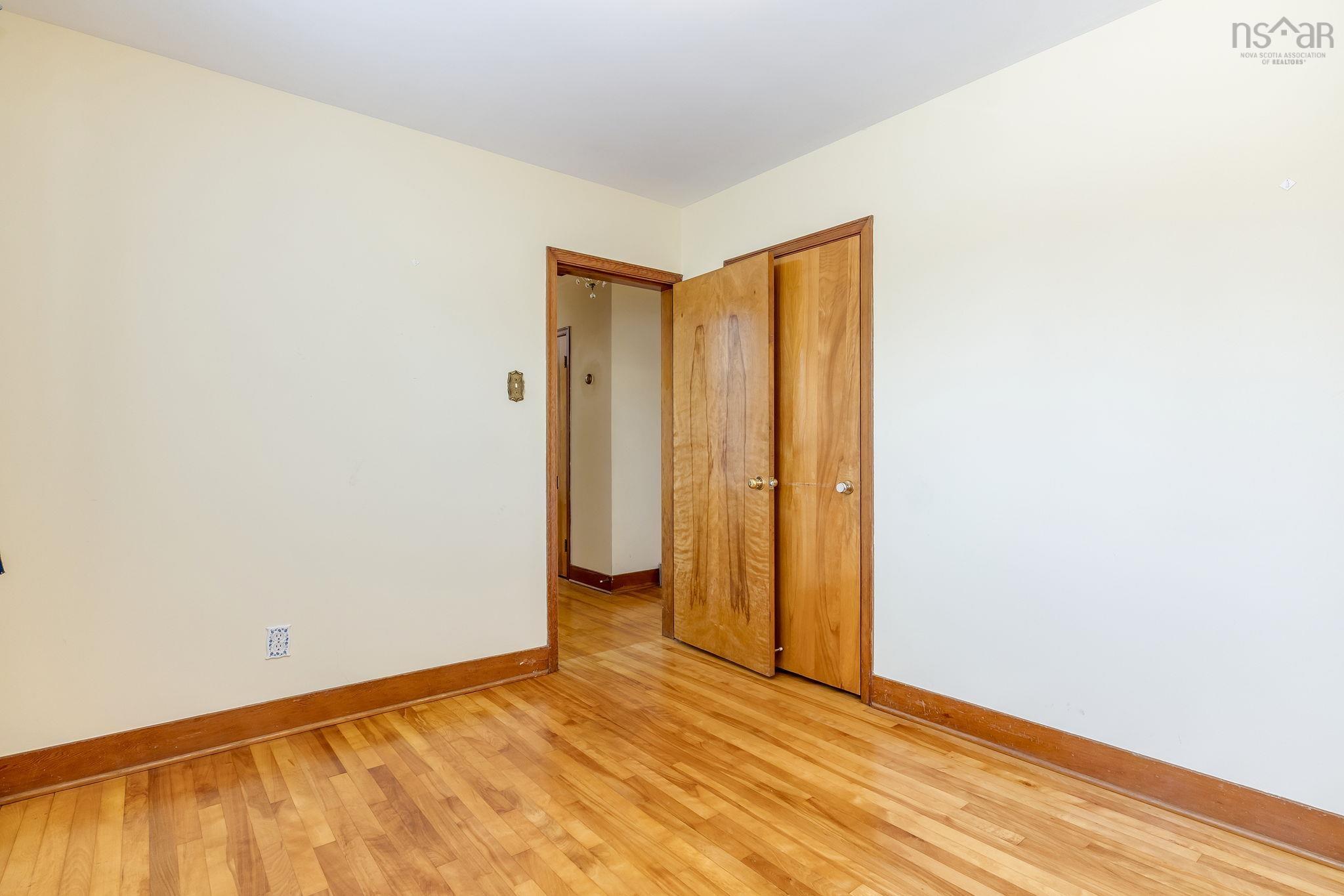 $299,900.00: 42 Oakwood Avenue, Dartmouth