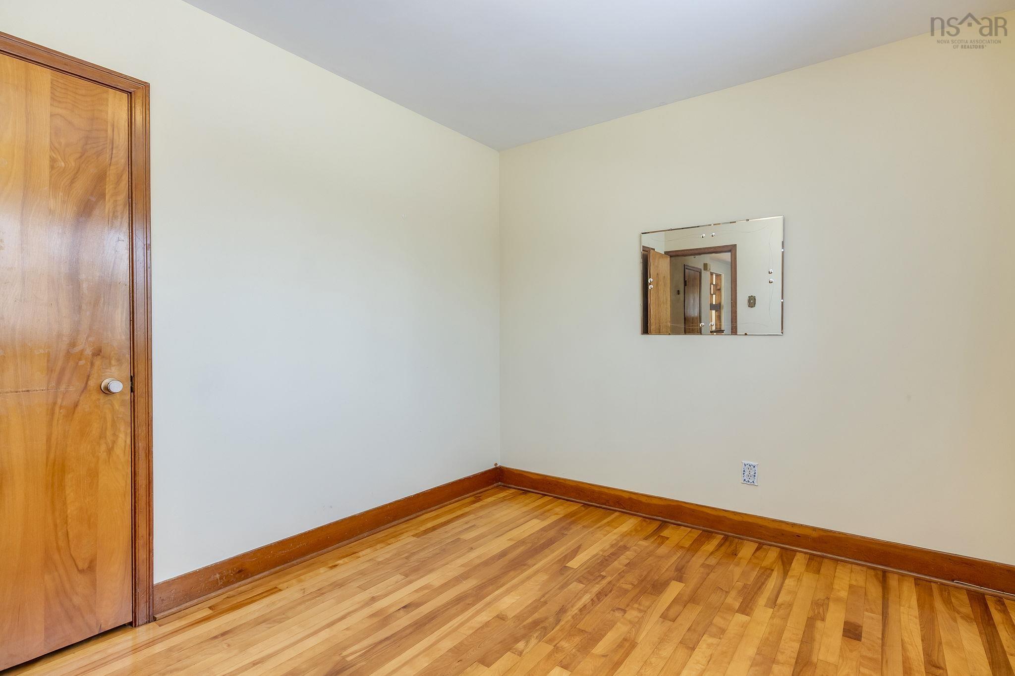 $299,900.00: 42 Oakwood Avenue, Dartmouth