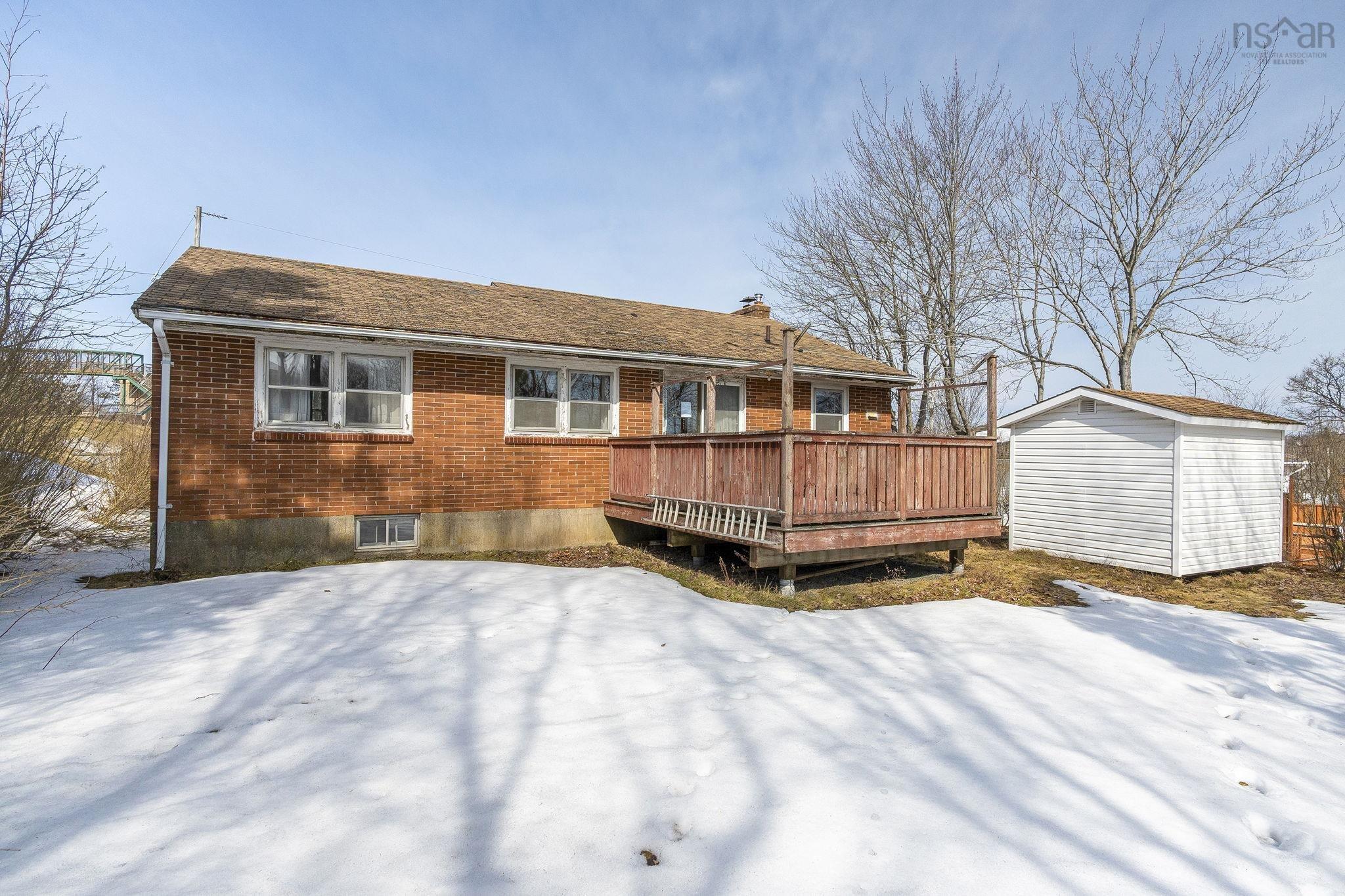 $299,900.00: 42 Oakwood Avenue, Dartmouth