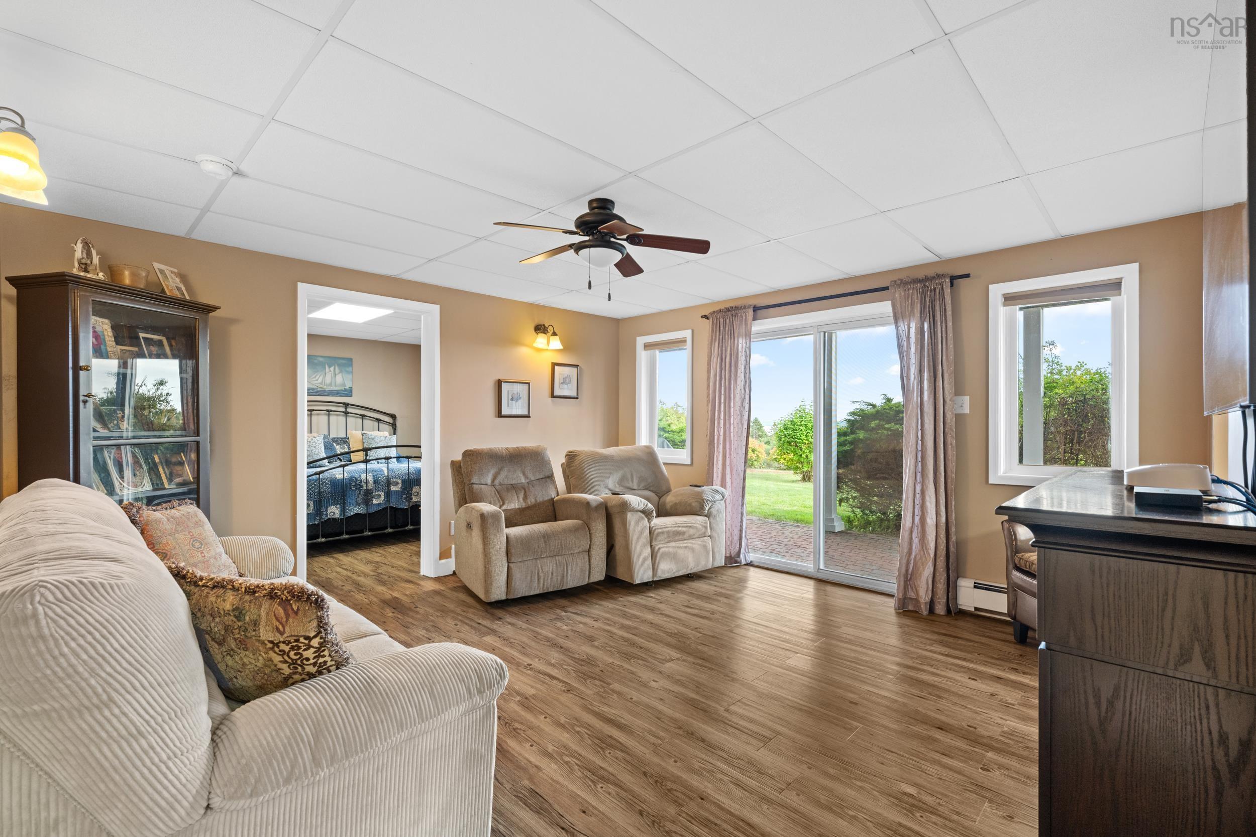 $1,190,000.00: 19 Graves Island Road, East Chester