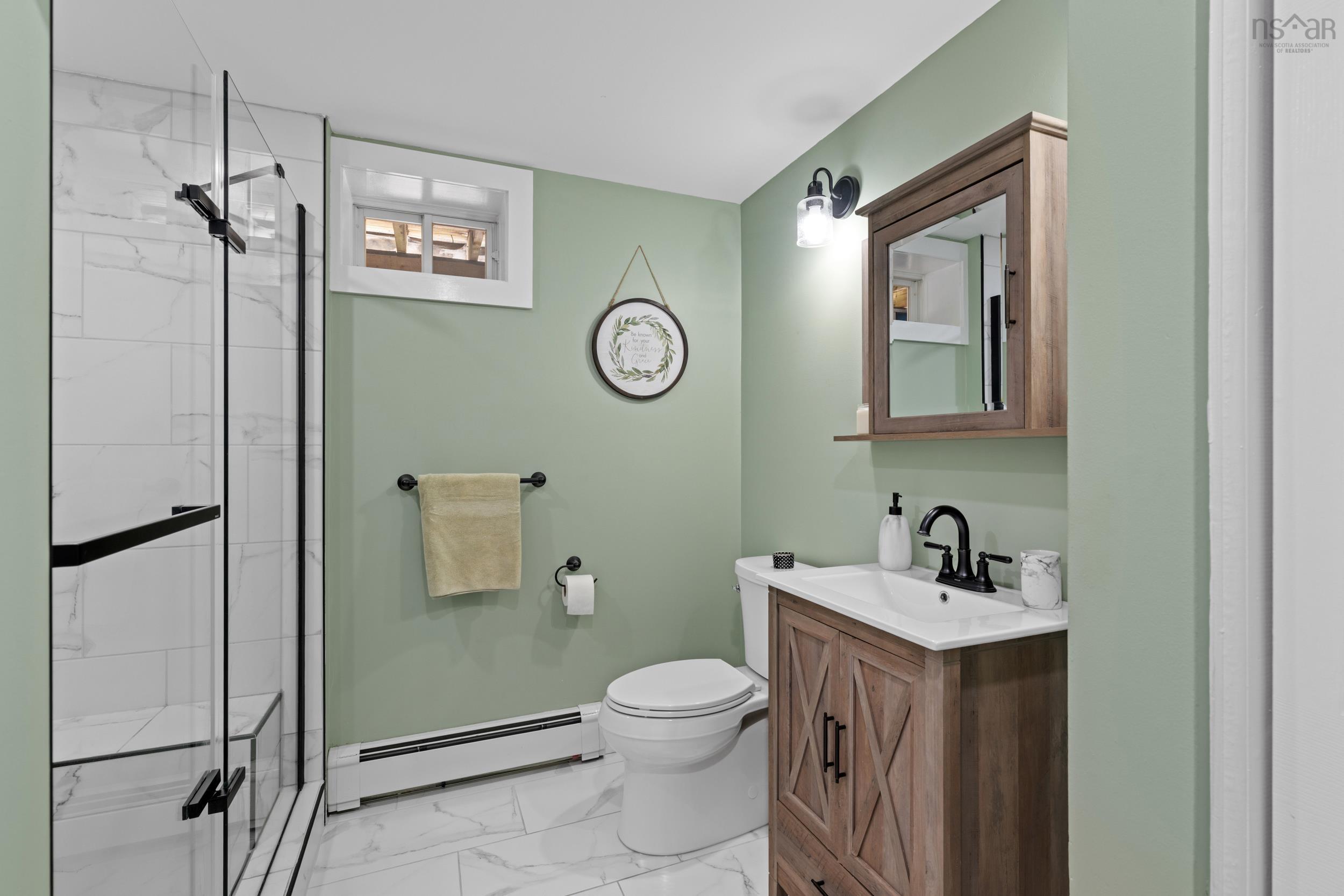 $1,190,000.00: 19 Graves Island Road, East Chester