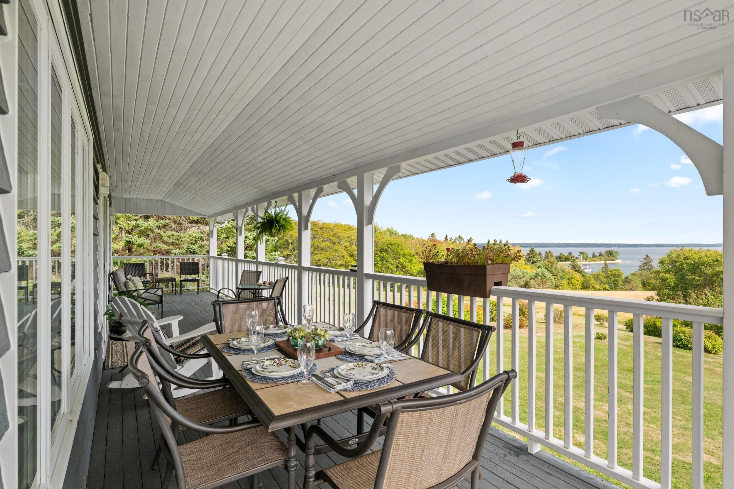 $1,190,000.00: 19 Graves Island Road, East Chester