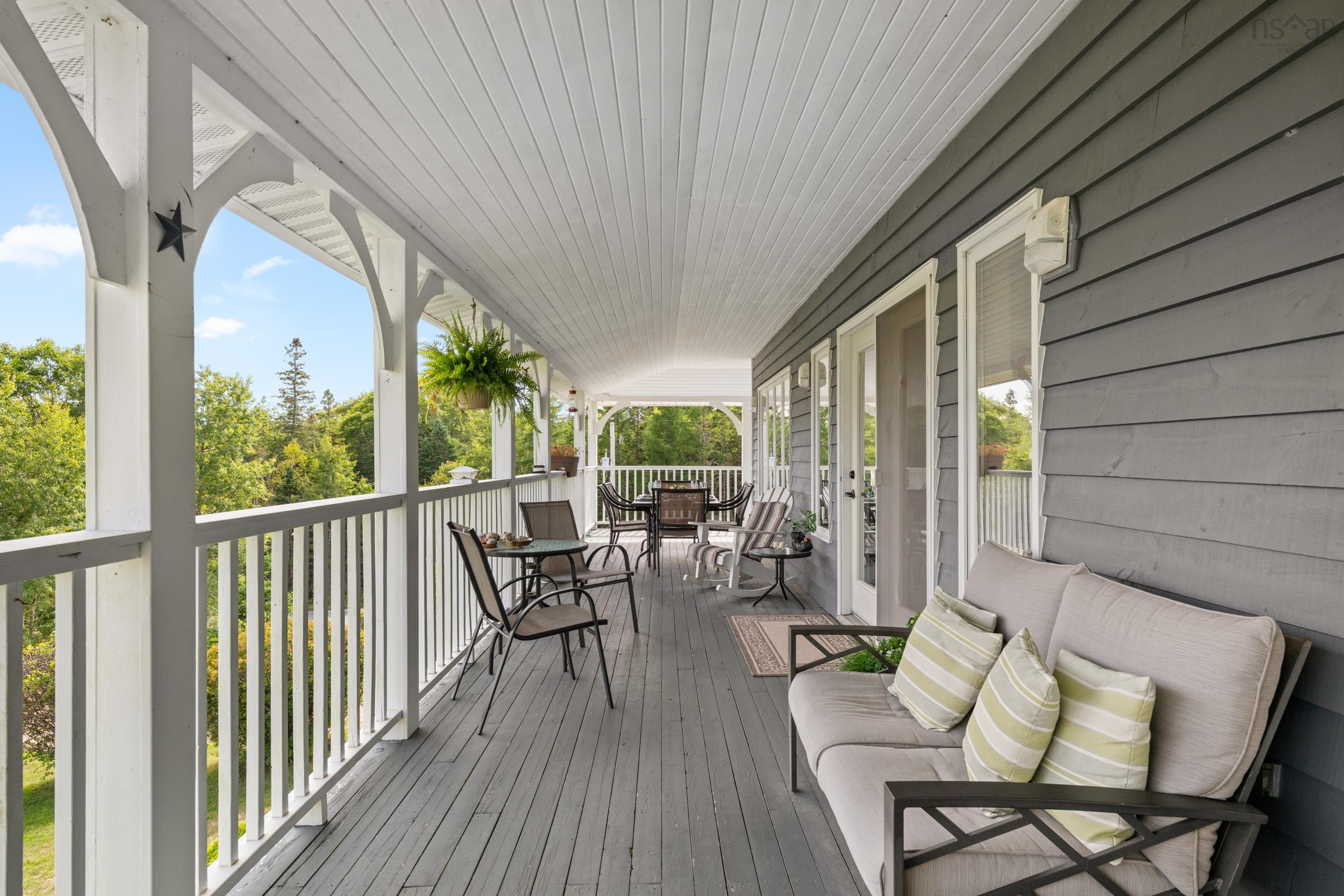 $1,190,000.00: 19 Graves Island Road, East Chester