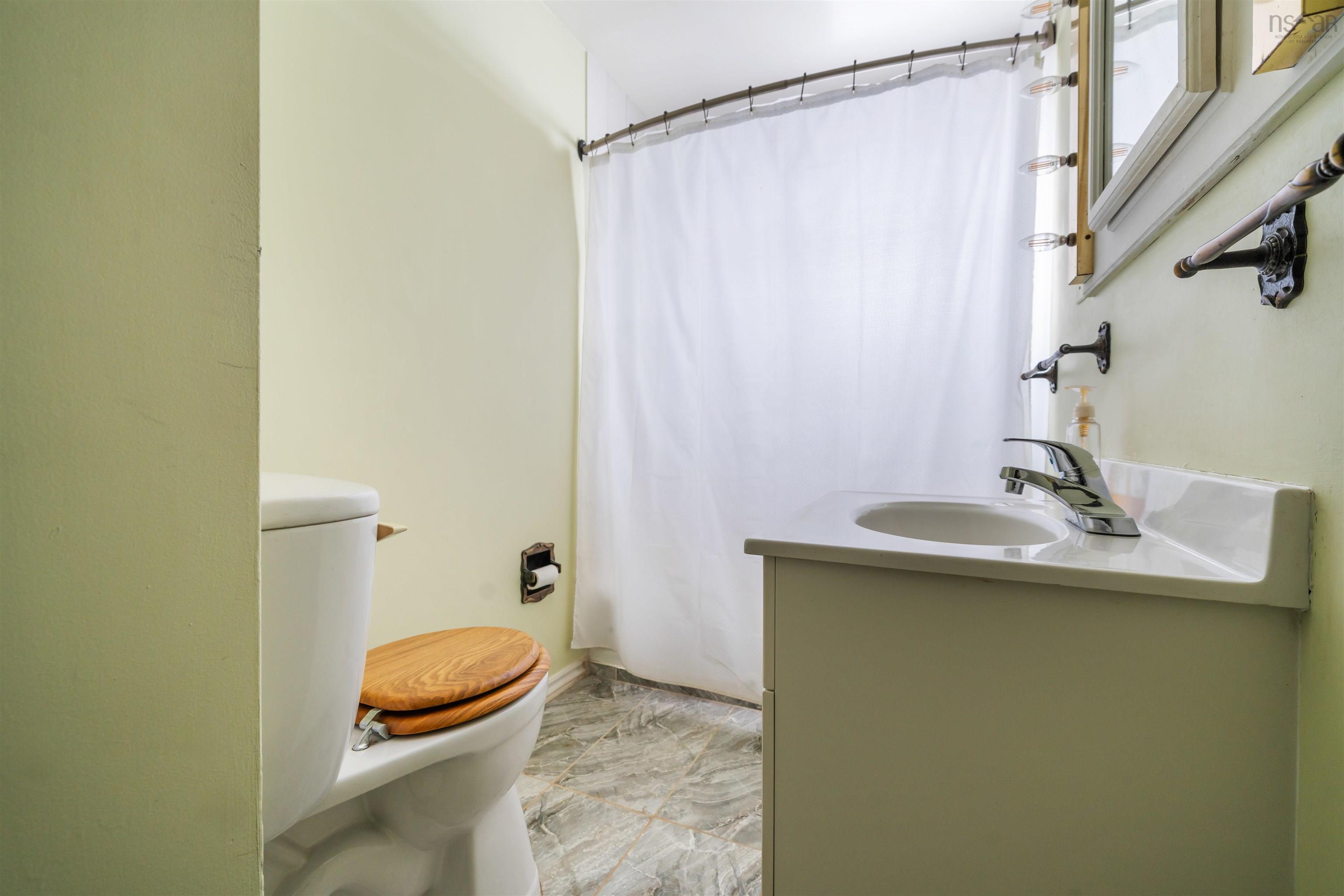 $1,250,000.00: 5124 Highway 14 Highway, Upper Nine Mile River