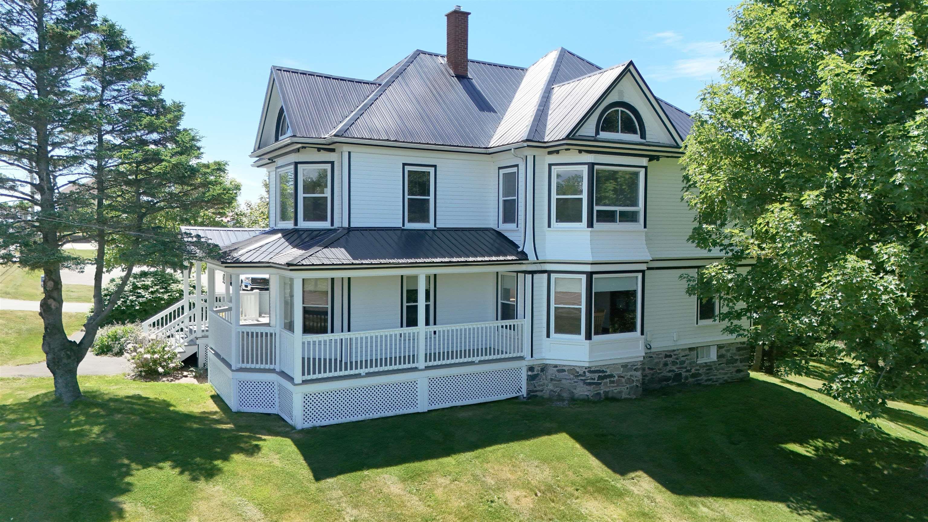 $474,900.00: 1833 Highway 1, Church Point