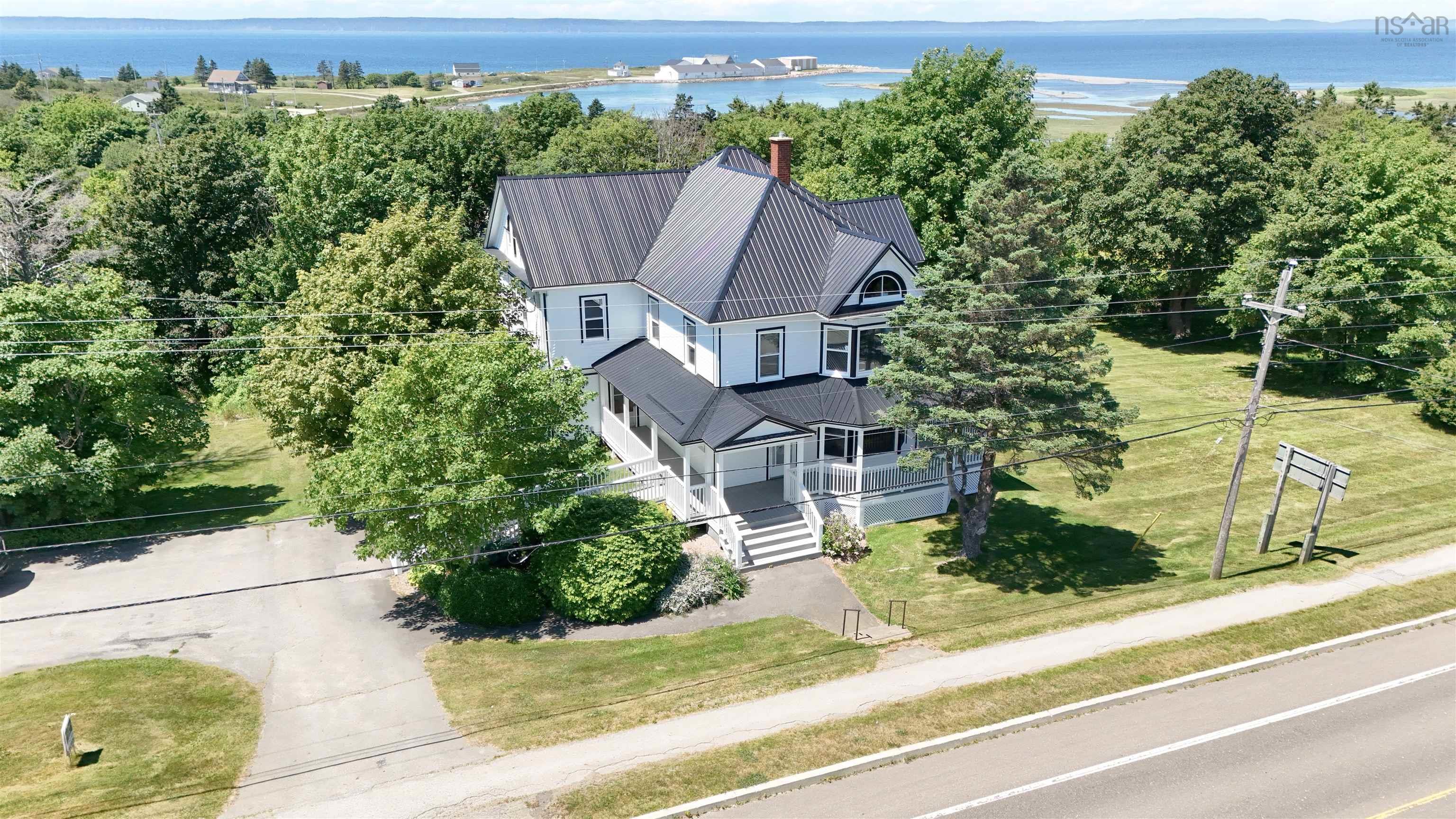 $474,900.00: 1833 Highway 1, Church Point