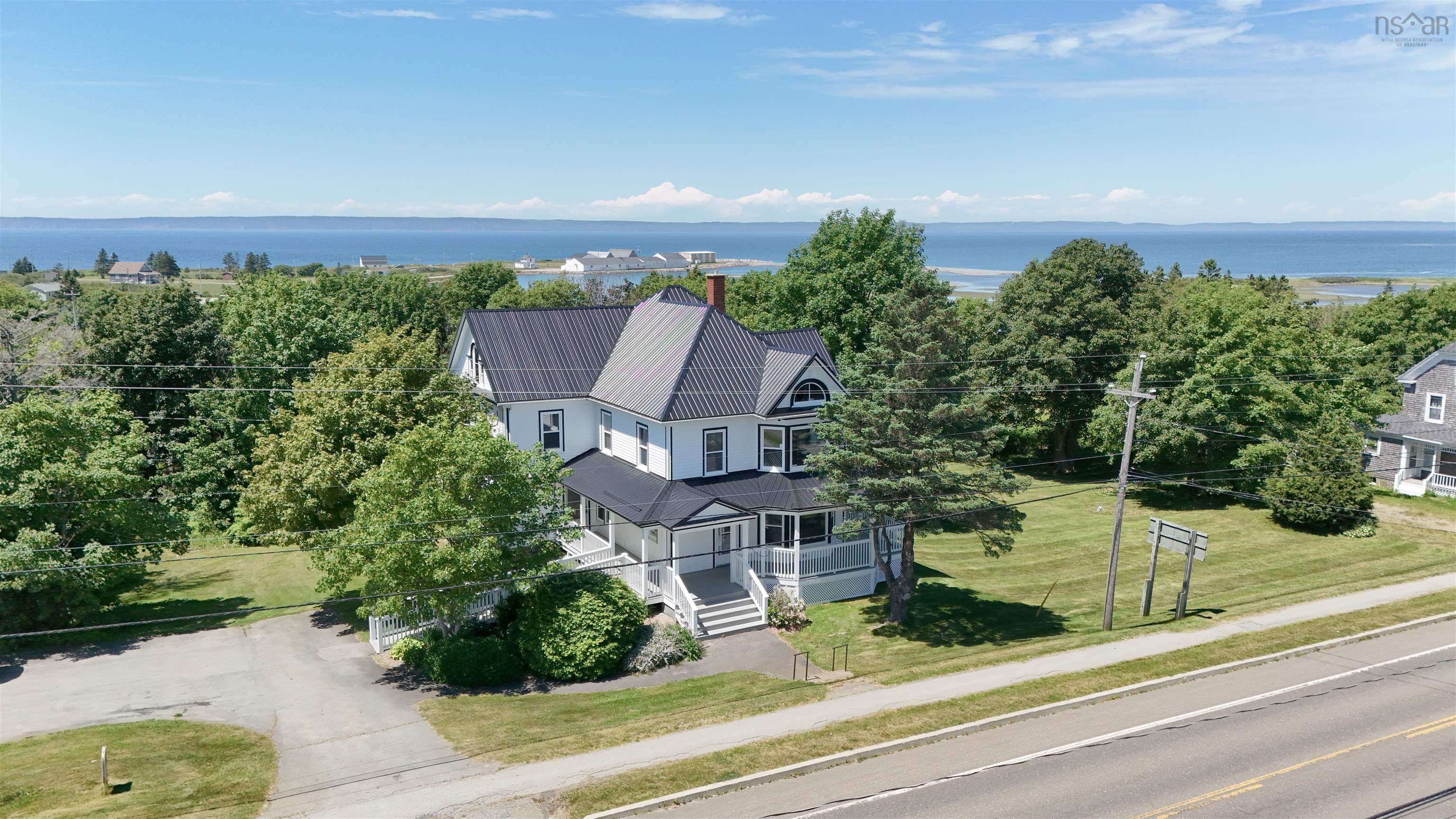 $474,900.00: 1833 Highway 1, Church Point