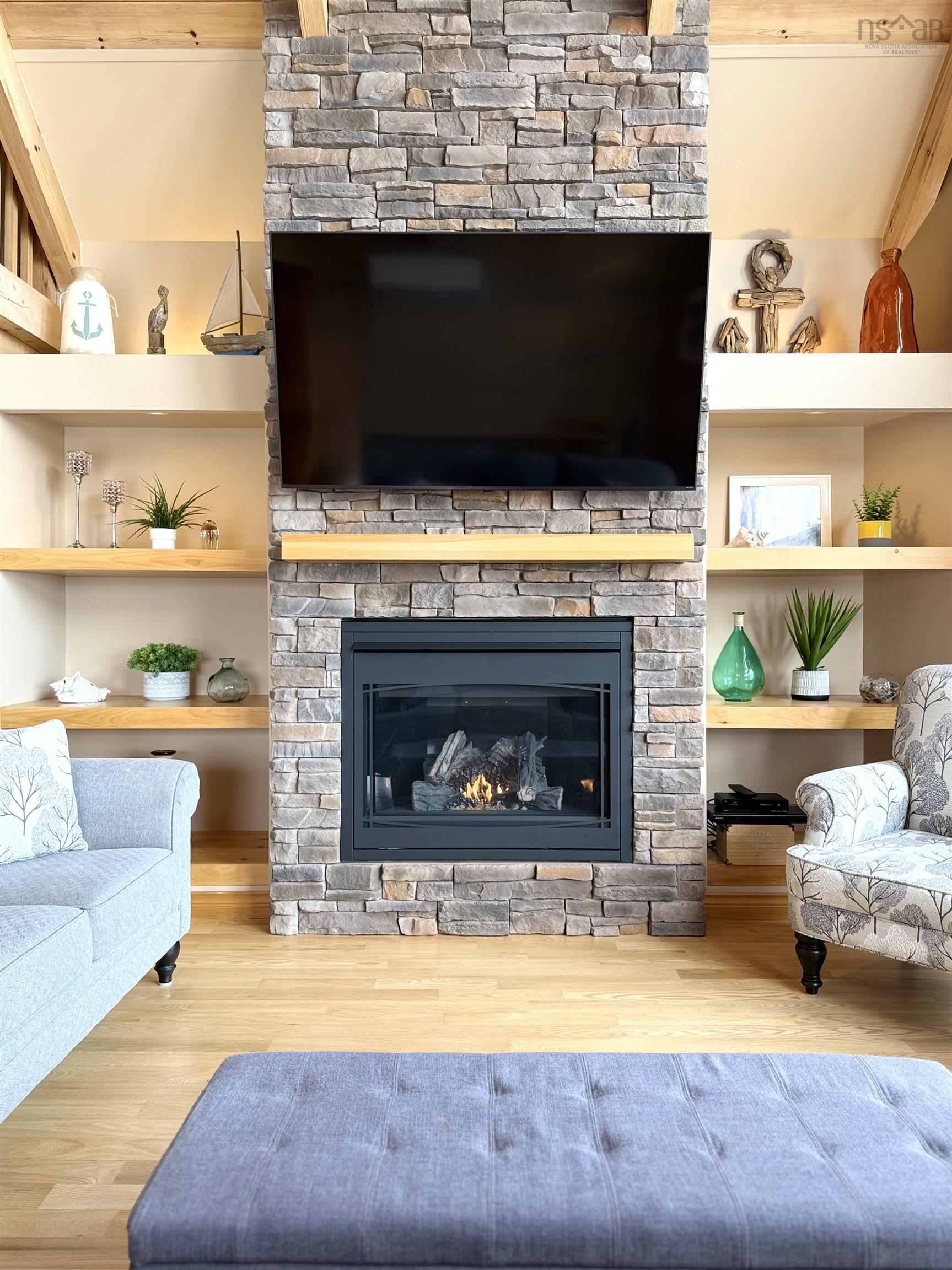 $599,900.00: 32 Island View Lane, Linden