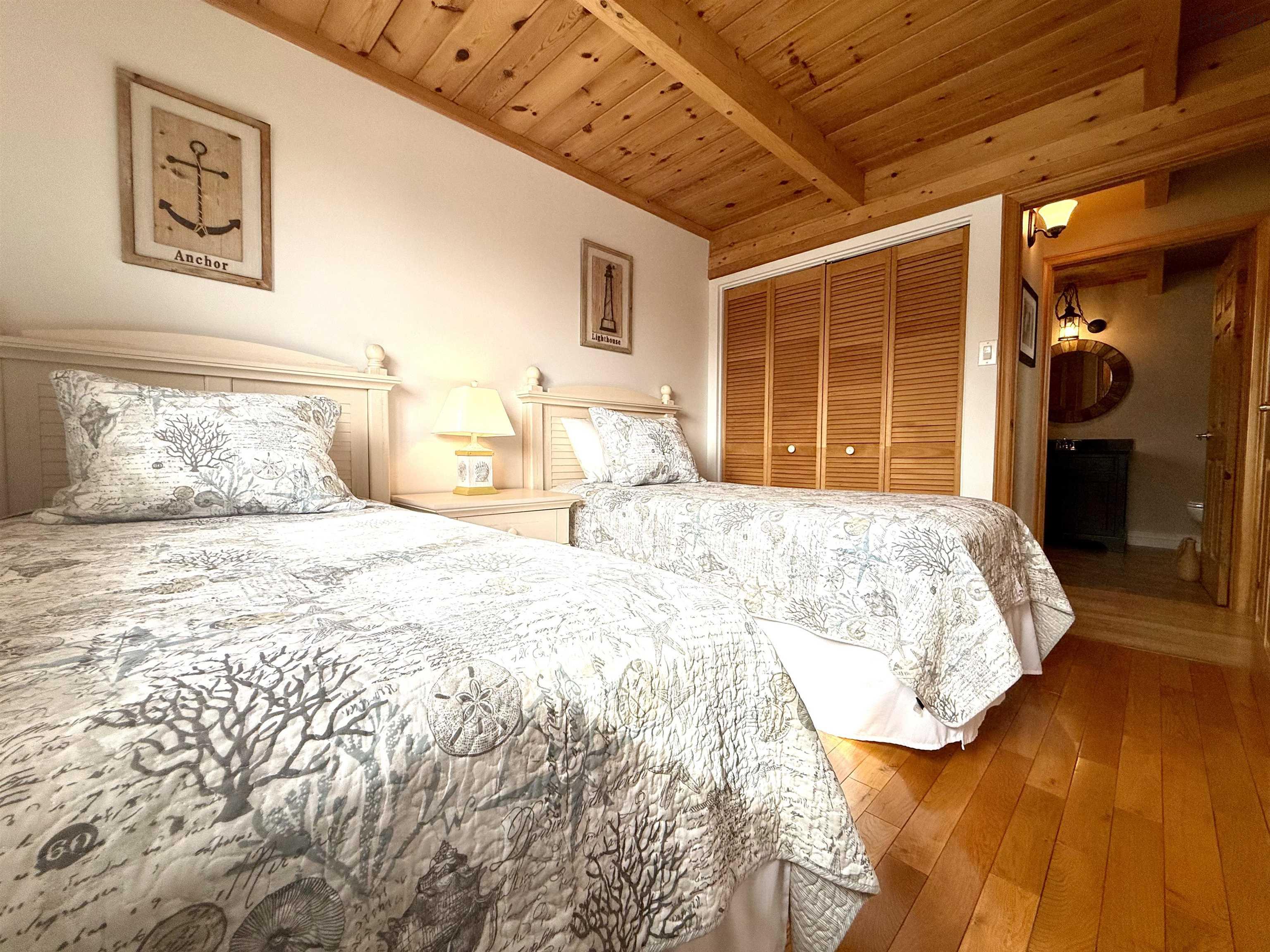 $599,900.00: 32 Island View Lane, Linden