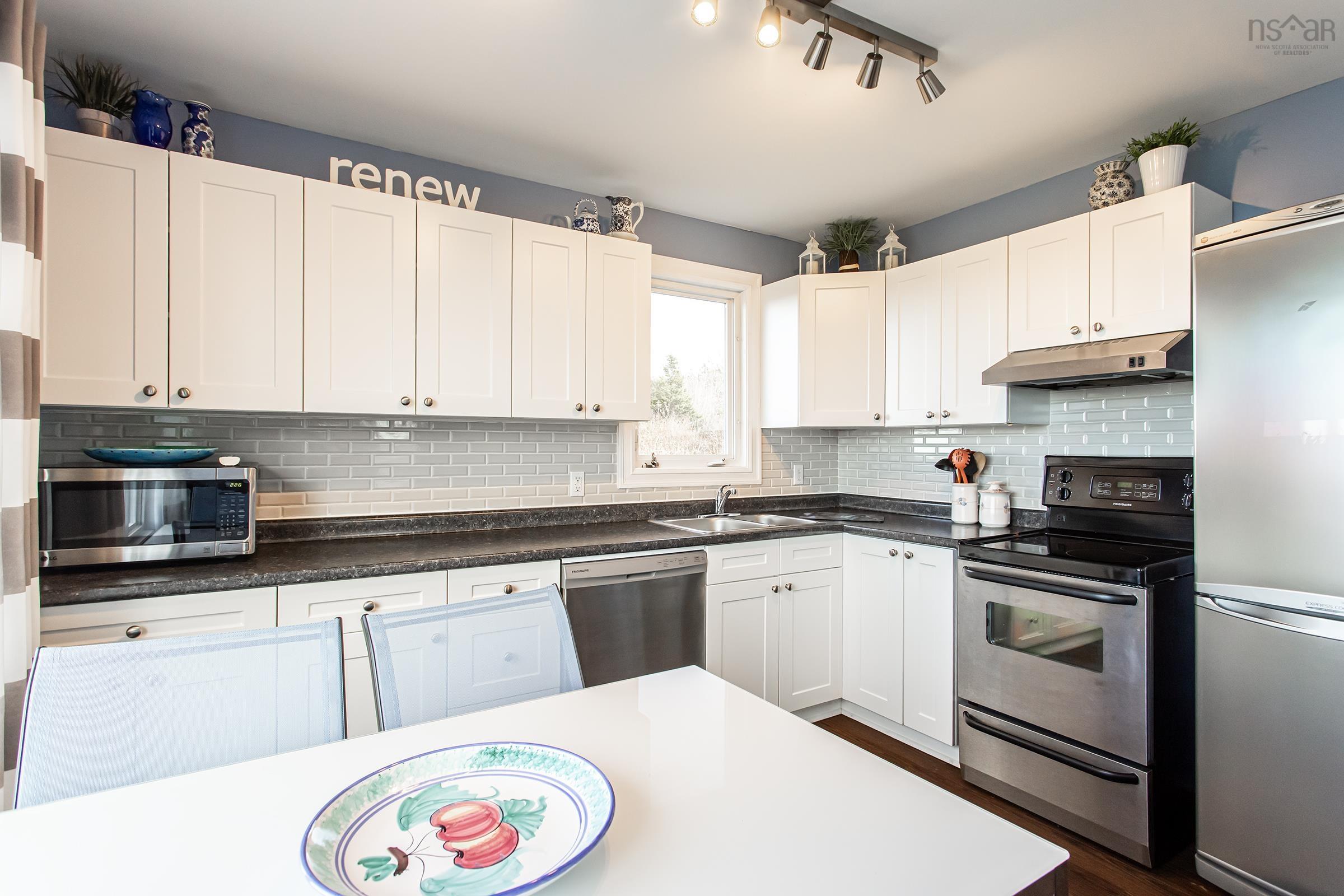 $475,000.00: 5015 Shore Road W, Parkers Cove