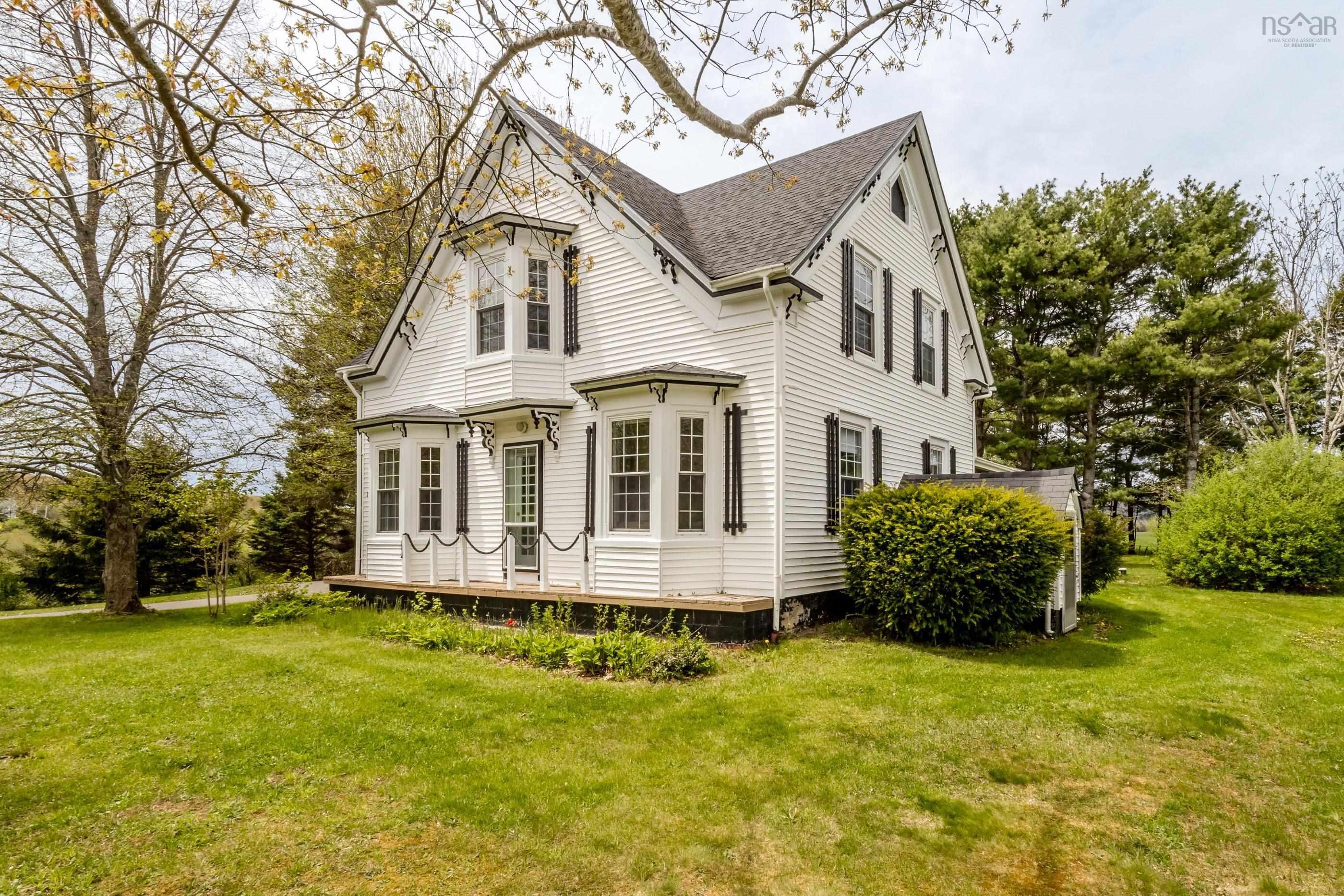 $465,000.00: 1303 Highway 201, Round Hill