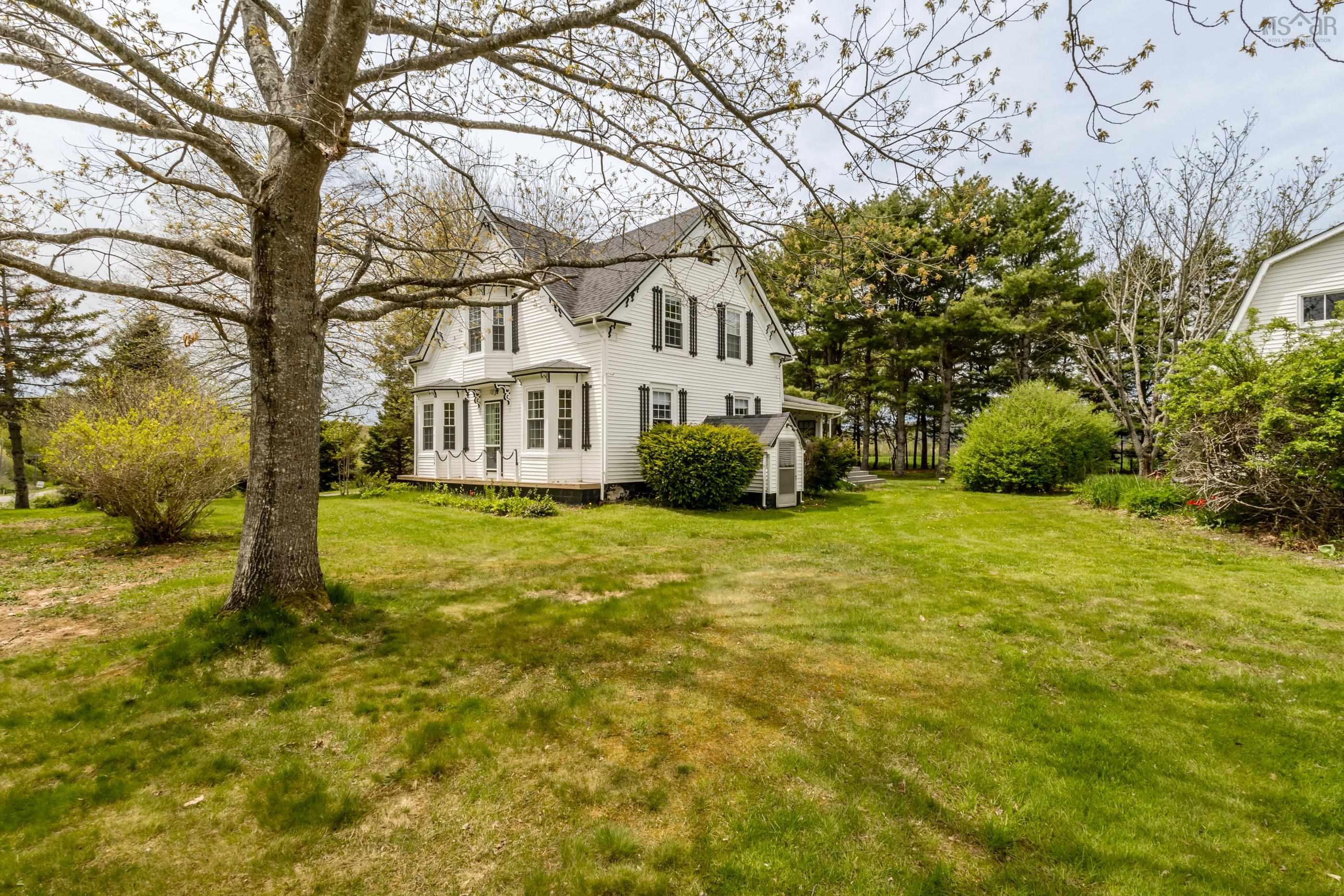 $465,000.00: 1303 Highway 201, Round Hill