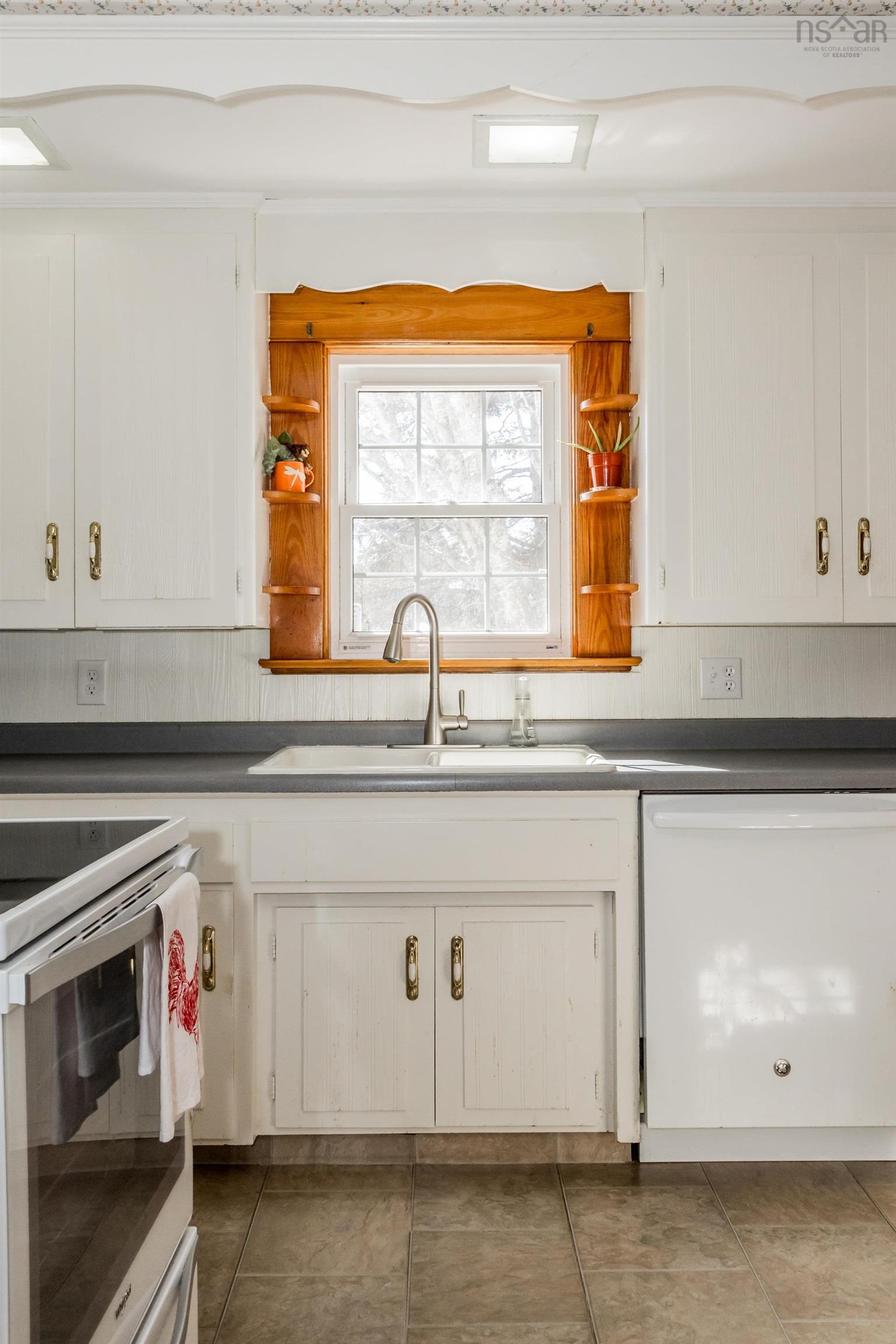 $485,000.00: 1303 Highway 201, Round Hill