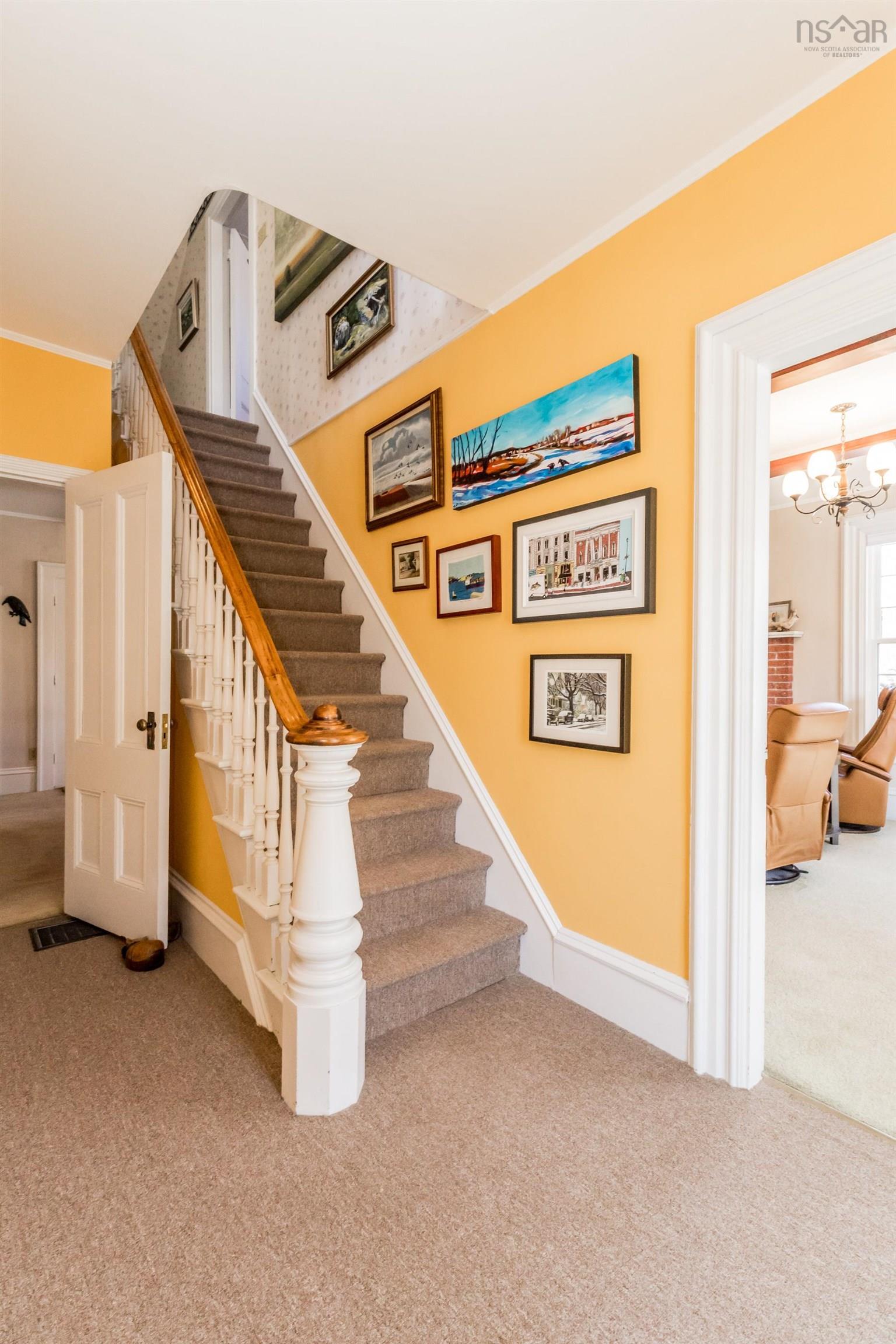 $465,000.00: 1303 Highway 201, Round Hill