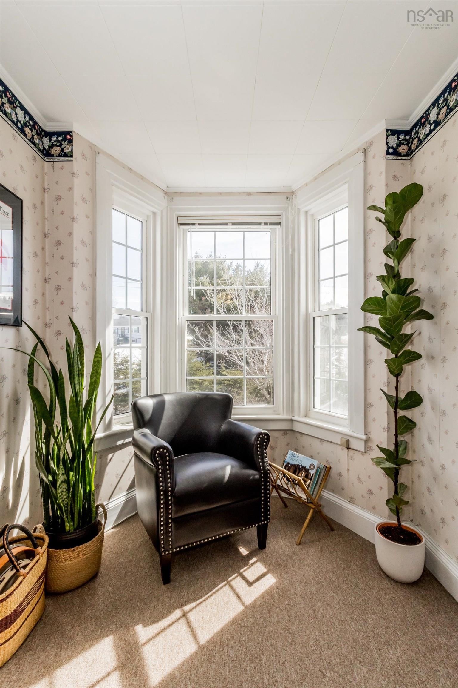 $485,000.00: 1303 Highway 201, Round Hill