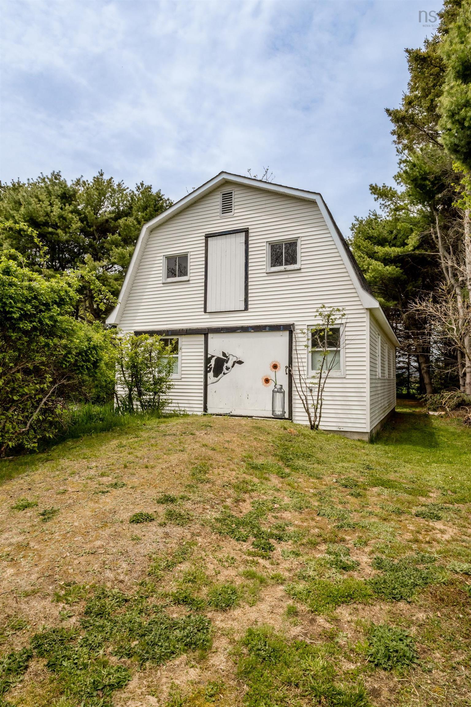 $465,000.00: 1303 Highway 201, Round Hill