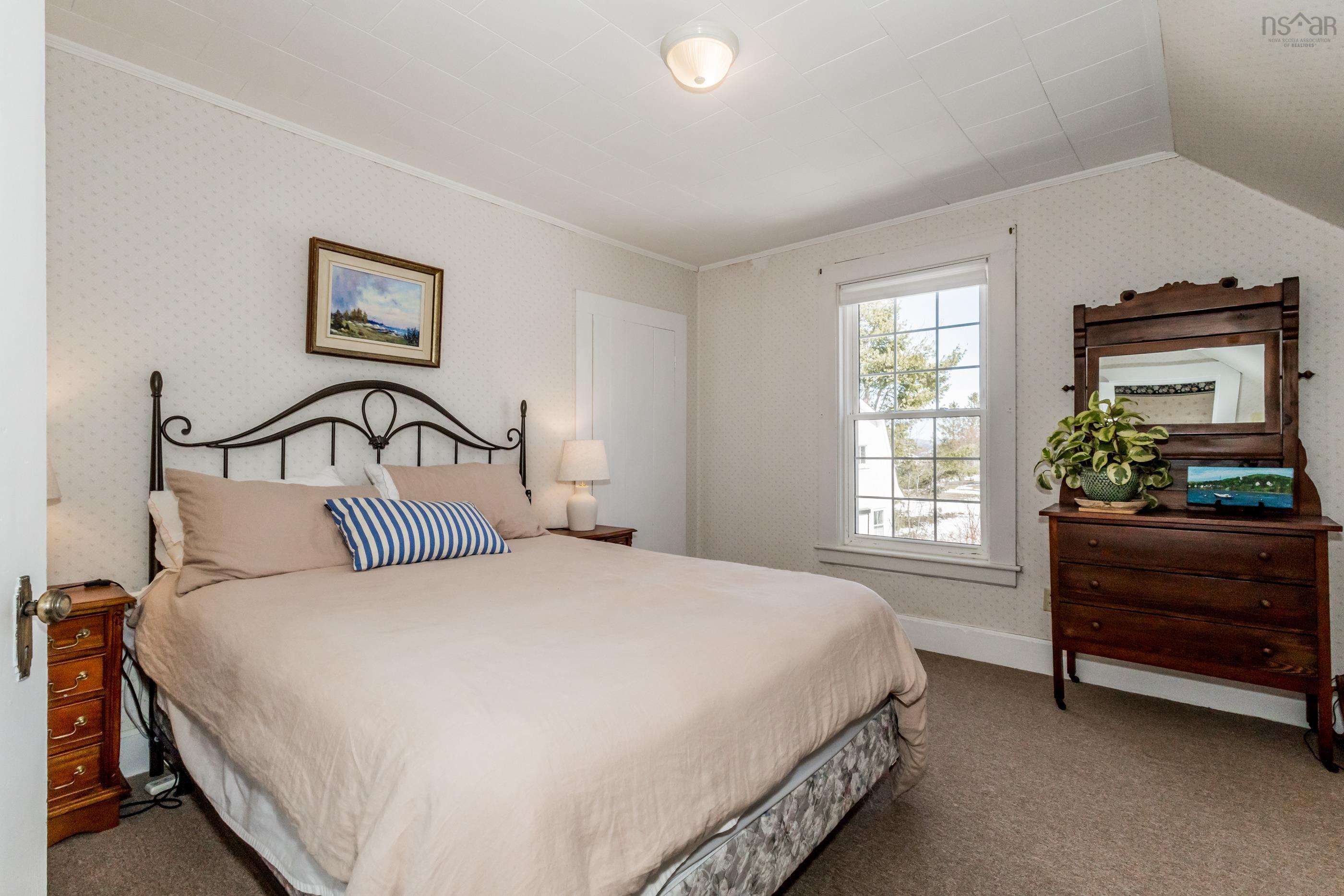 $465,000.00: 1303 Highway 201, Round Hill