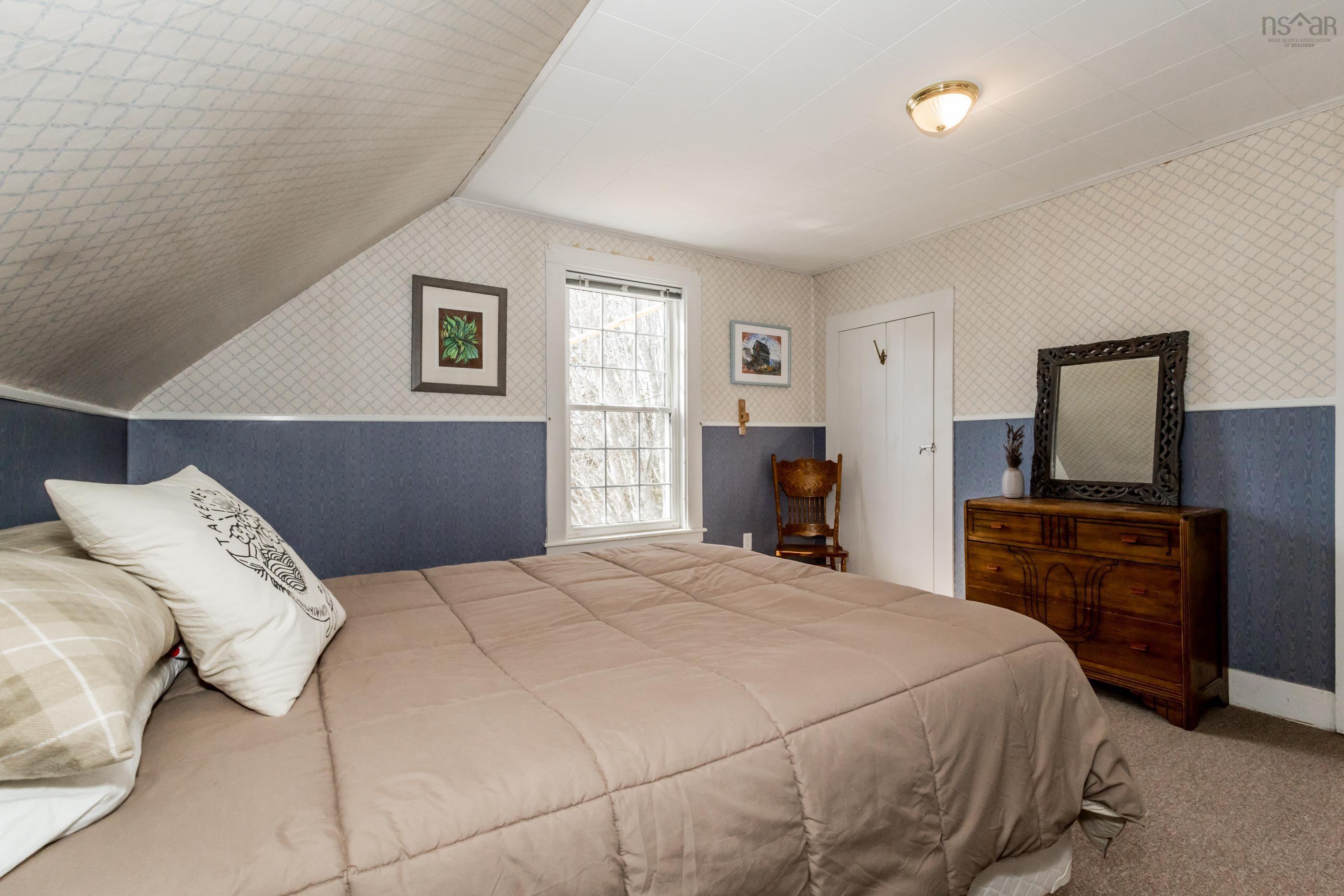 $465,000.00: 1303 Highway 201, Round Hill