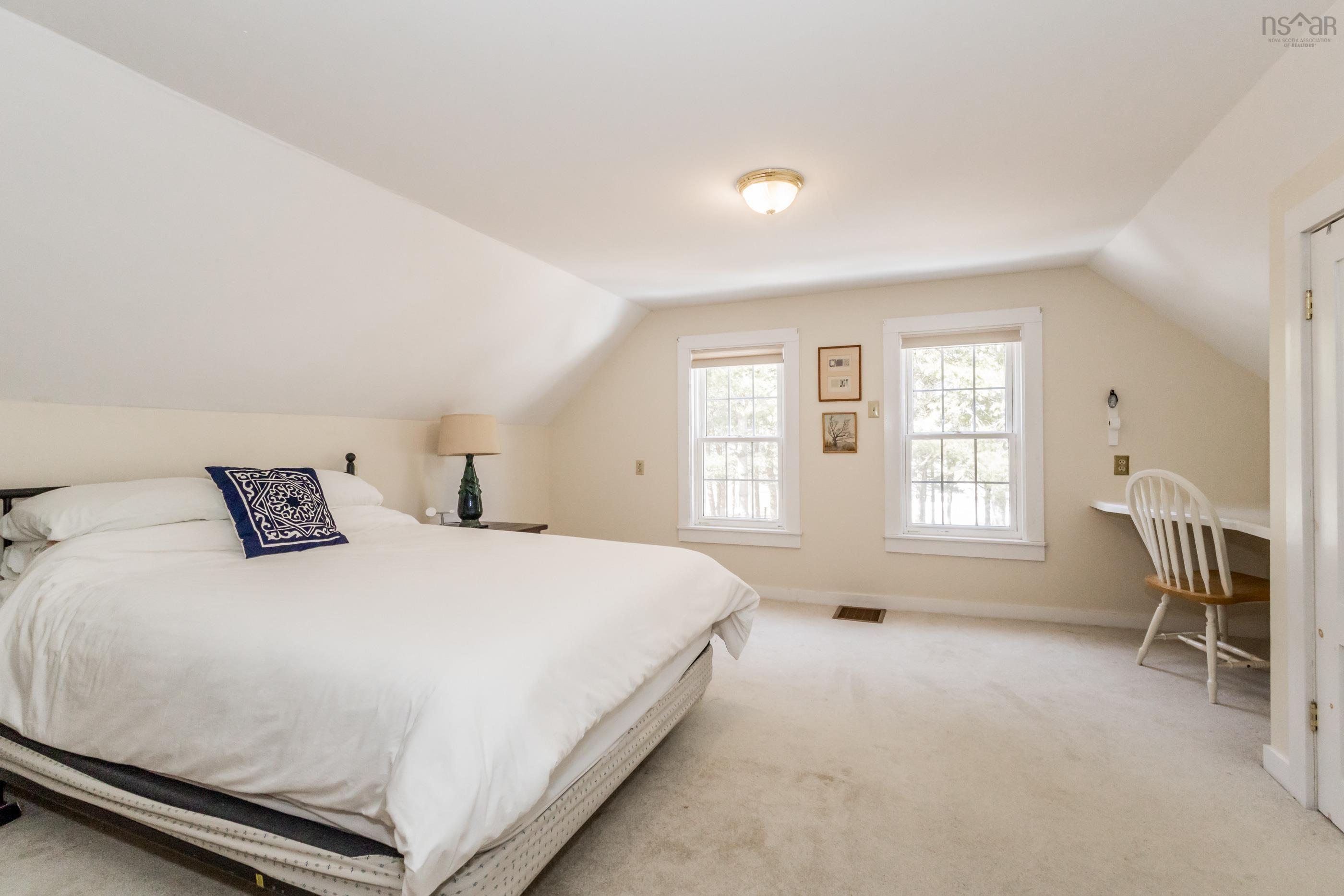 $465,000.00: 1303 Highway 201, Round Hill