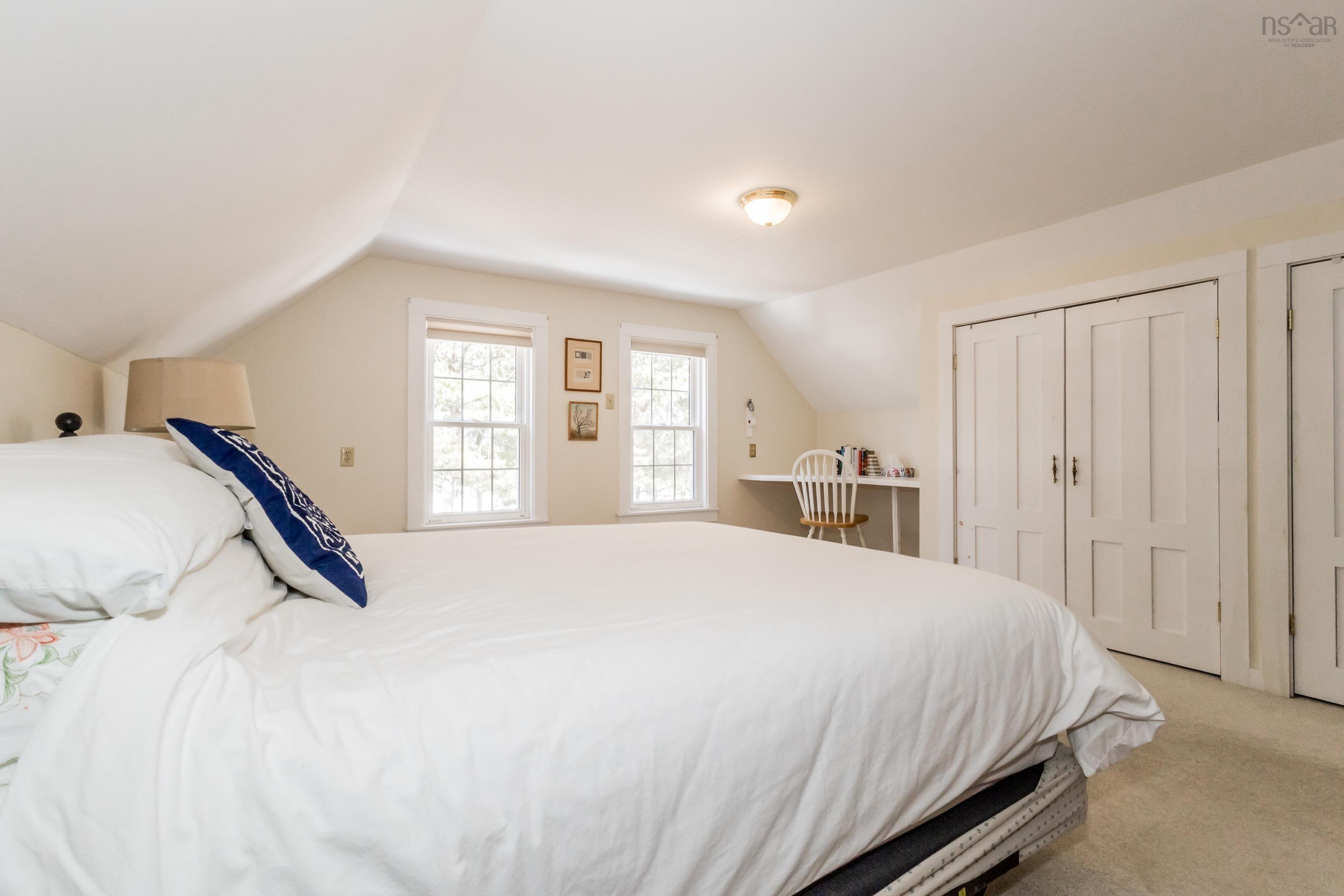 $465,000.00: 1303 Highway 201, Round Hill