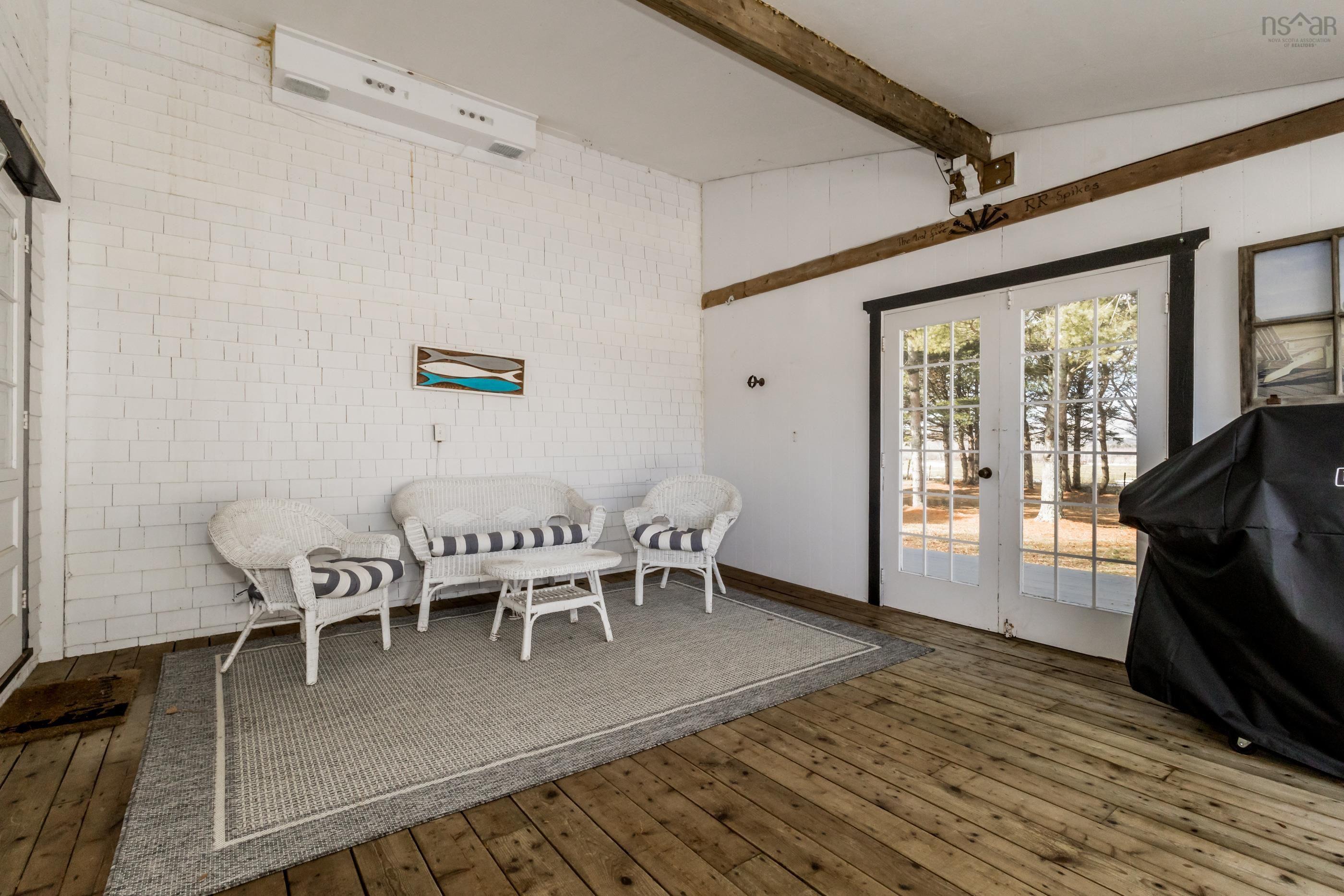 $485,000.00: 1303 Highway 201, Round Hill