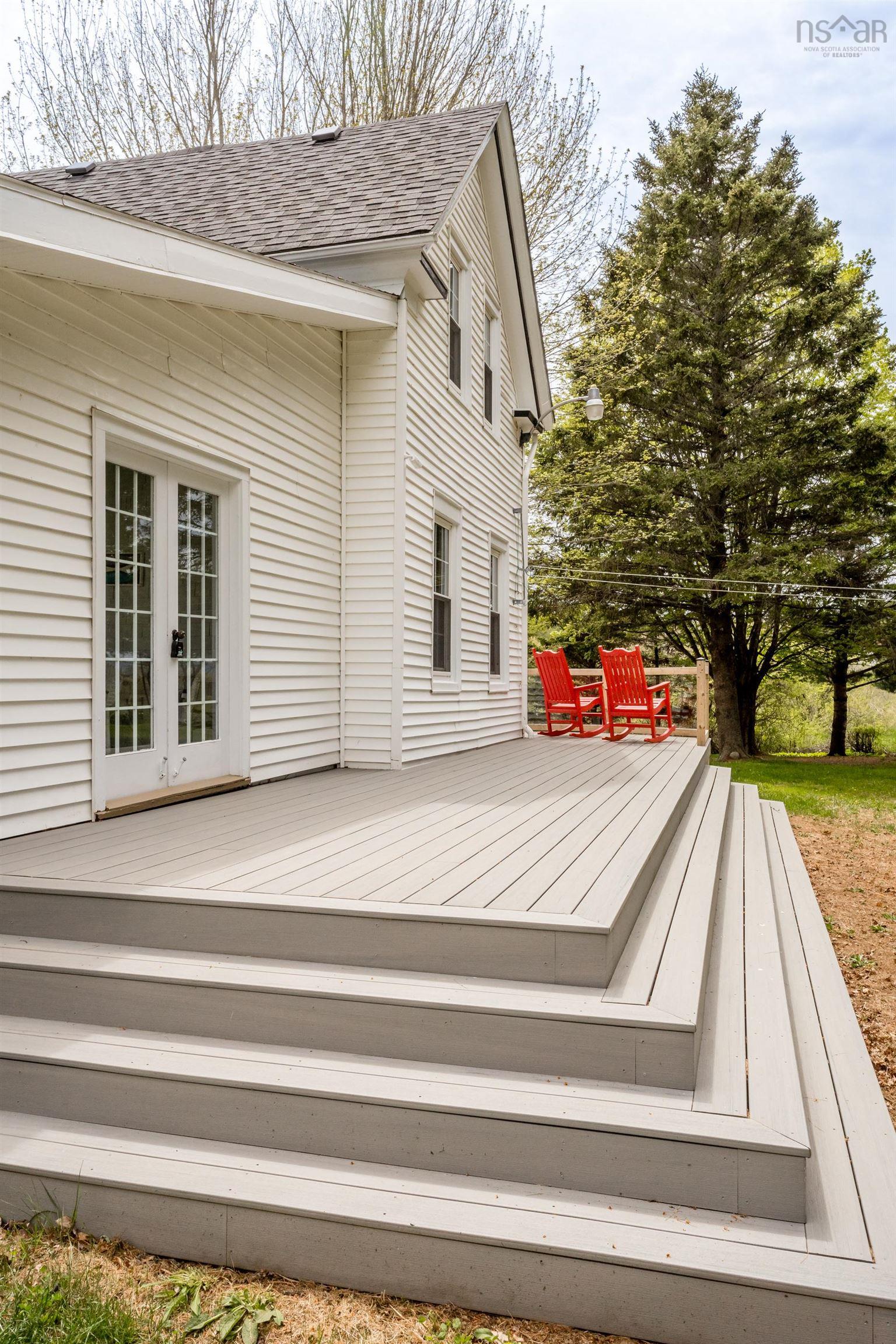$465,000.00: 1303 Highway 201, Round Hill