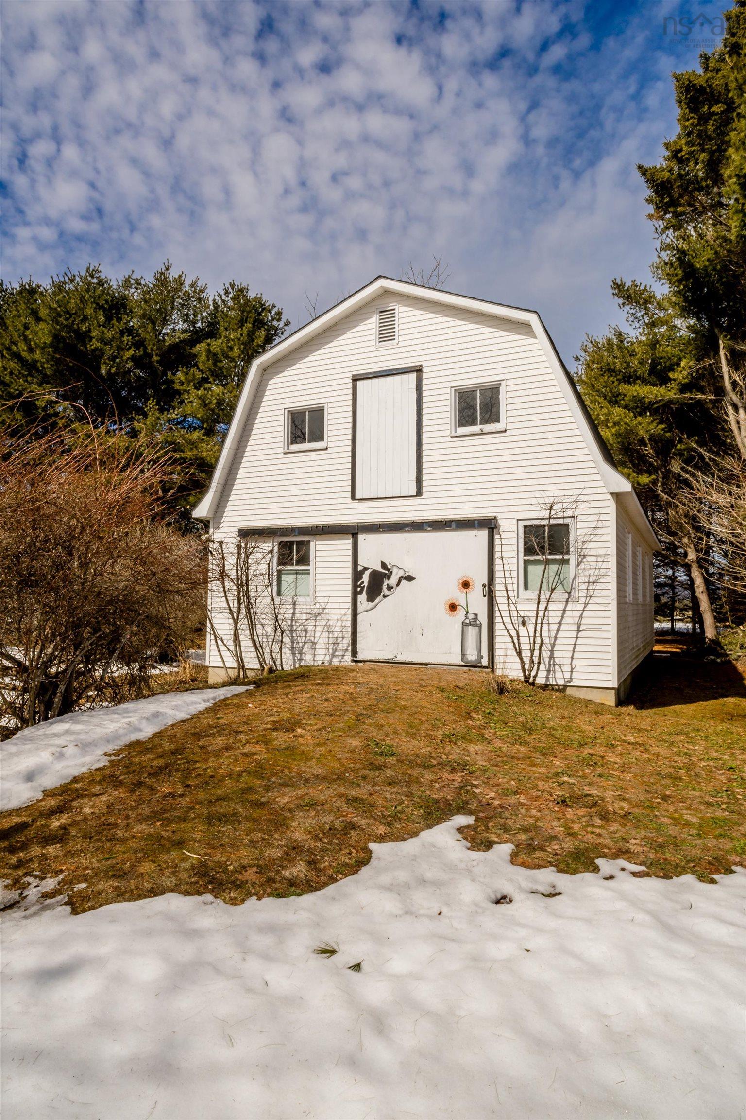 $485,000.00: 1303 Highway 201, Round Hill