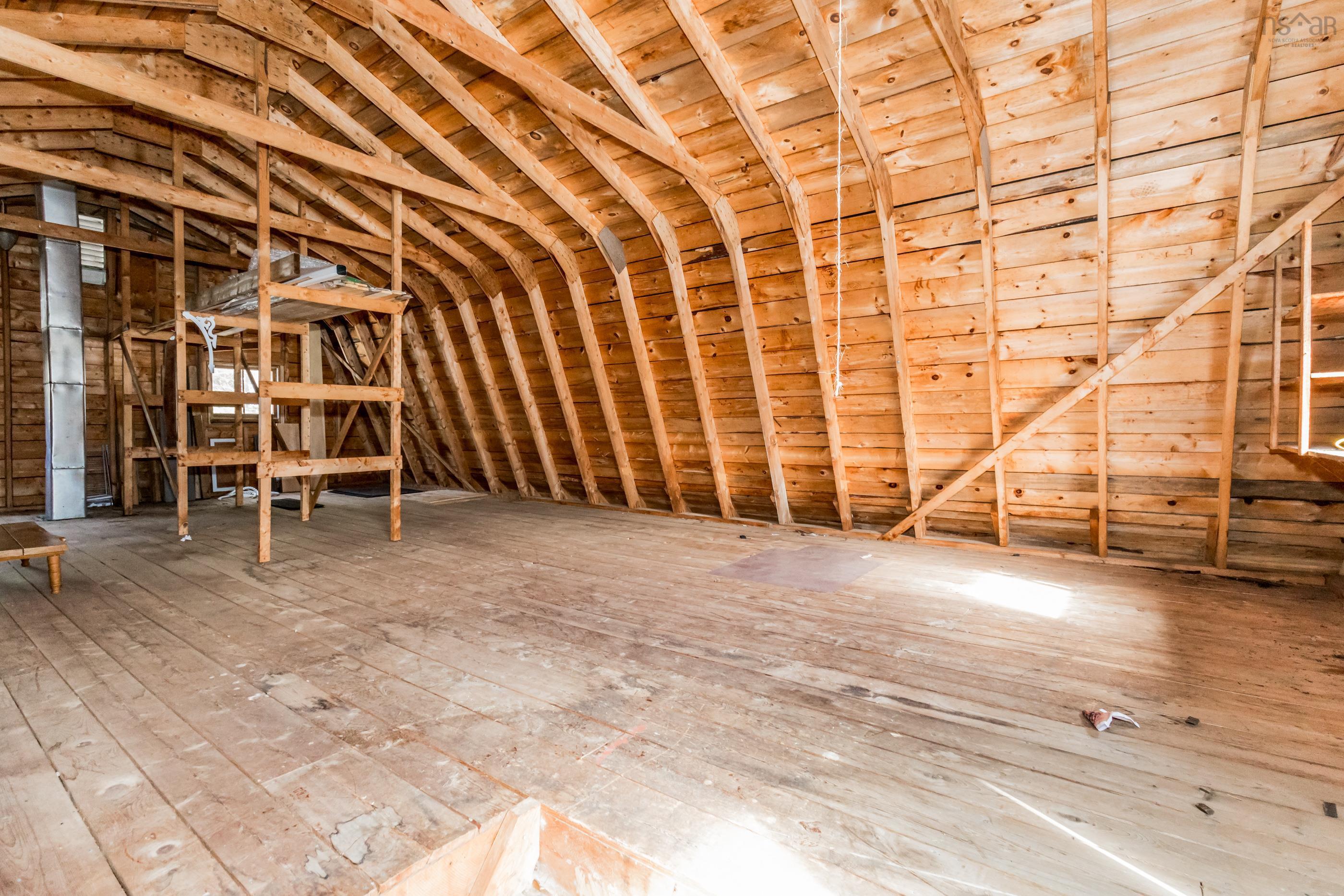 $485,000.00: 1303 Highway 201, Round Hill