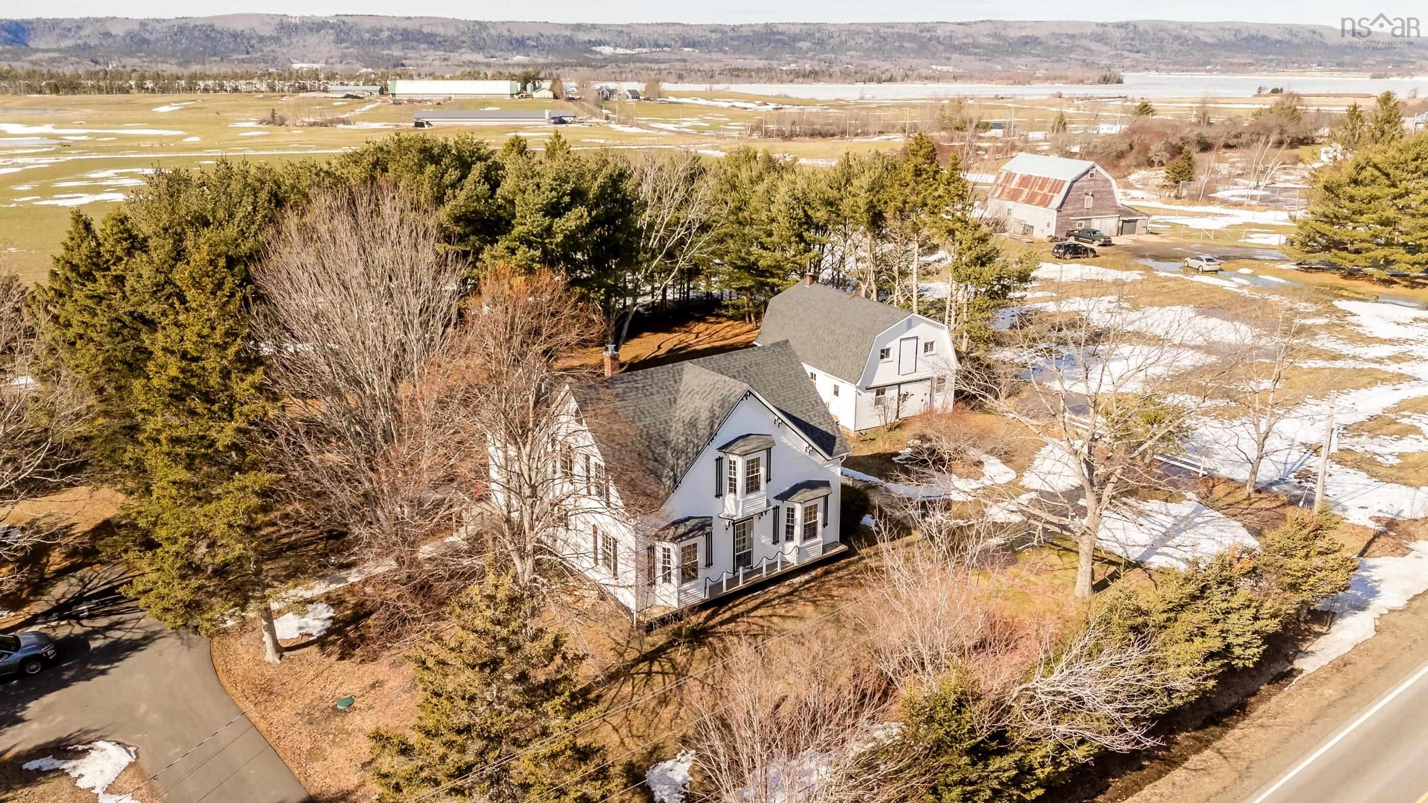 $485,000.00: 1303 Highway 201, Round Hill