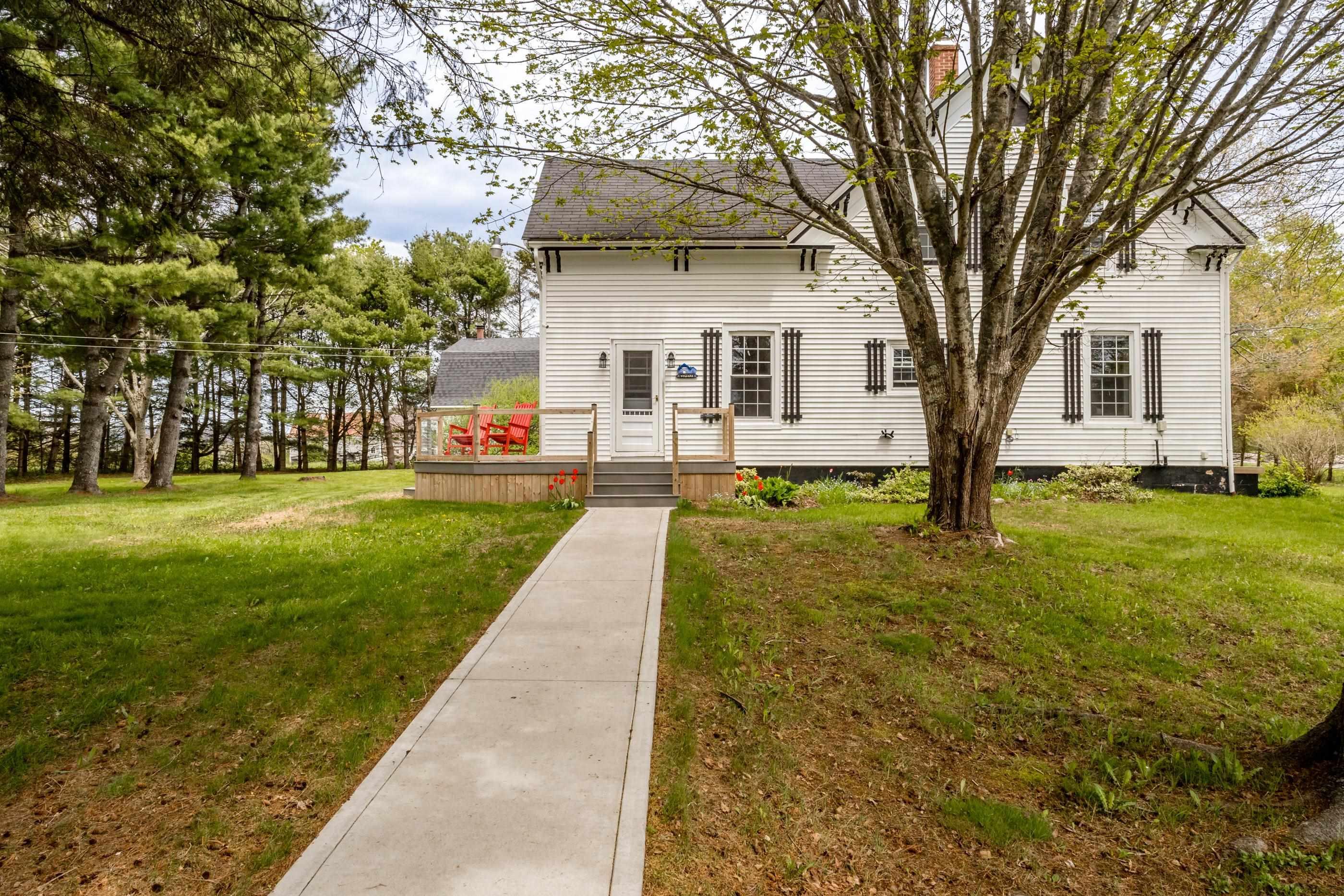 $465,000.00: 1303 Highway 201, Round Hill