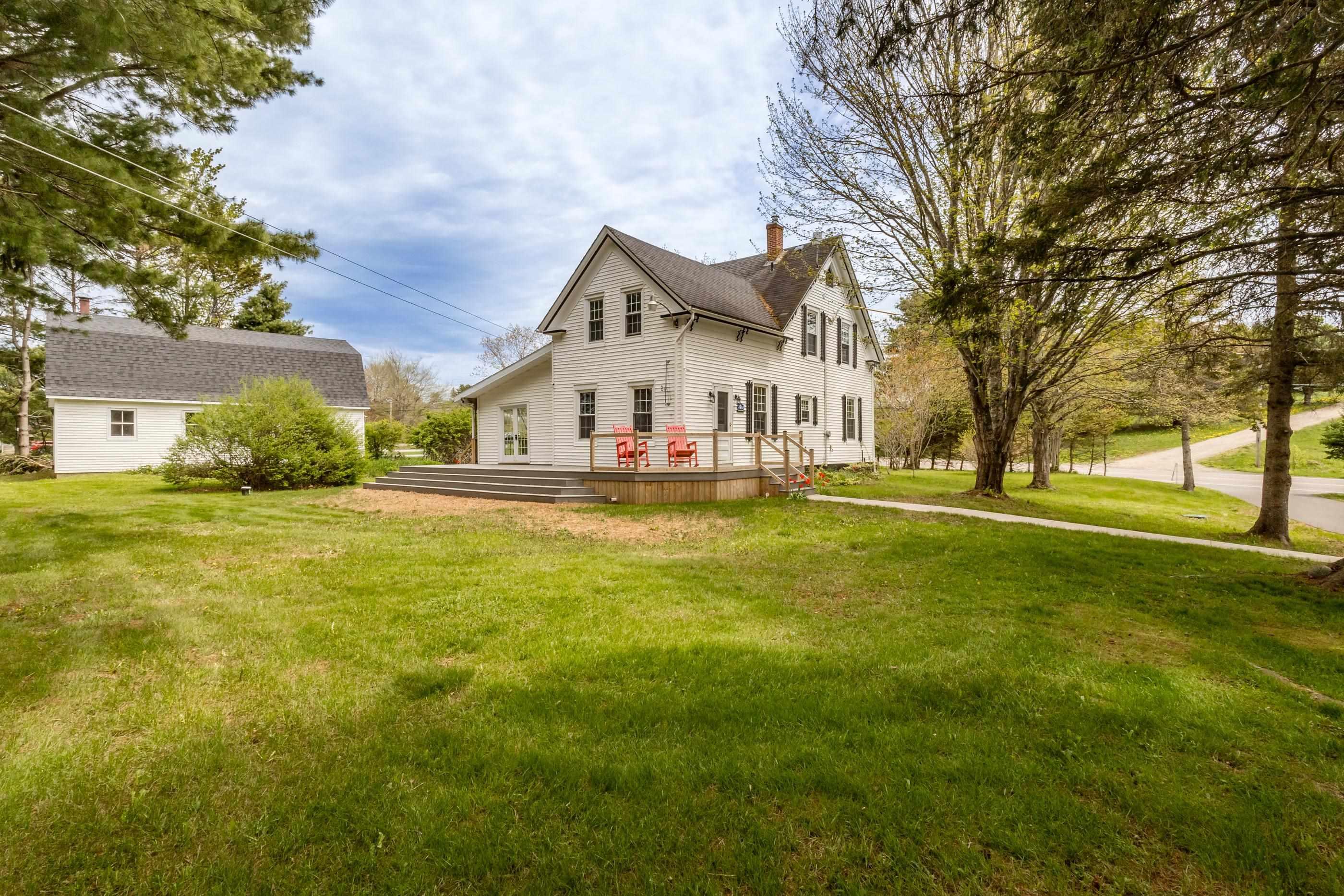 $465,000.00: 1303 Highway 201, Round Hill