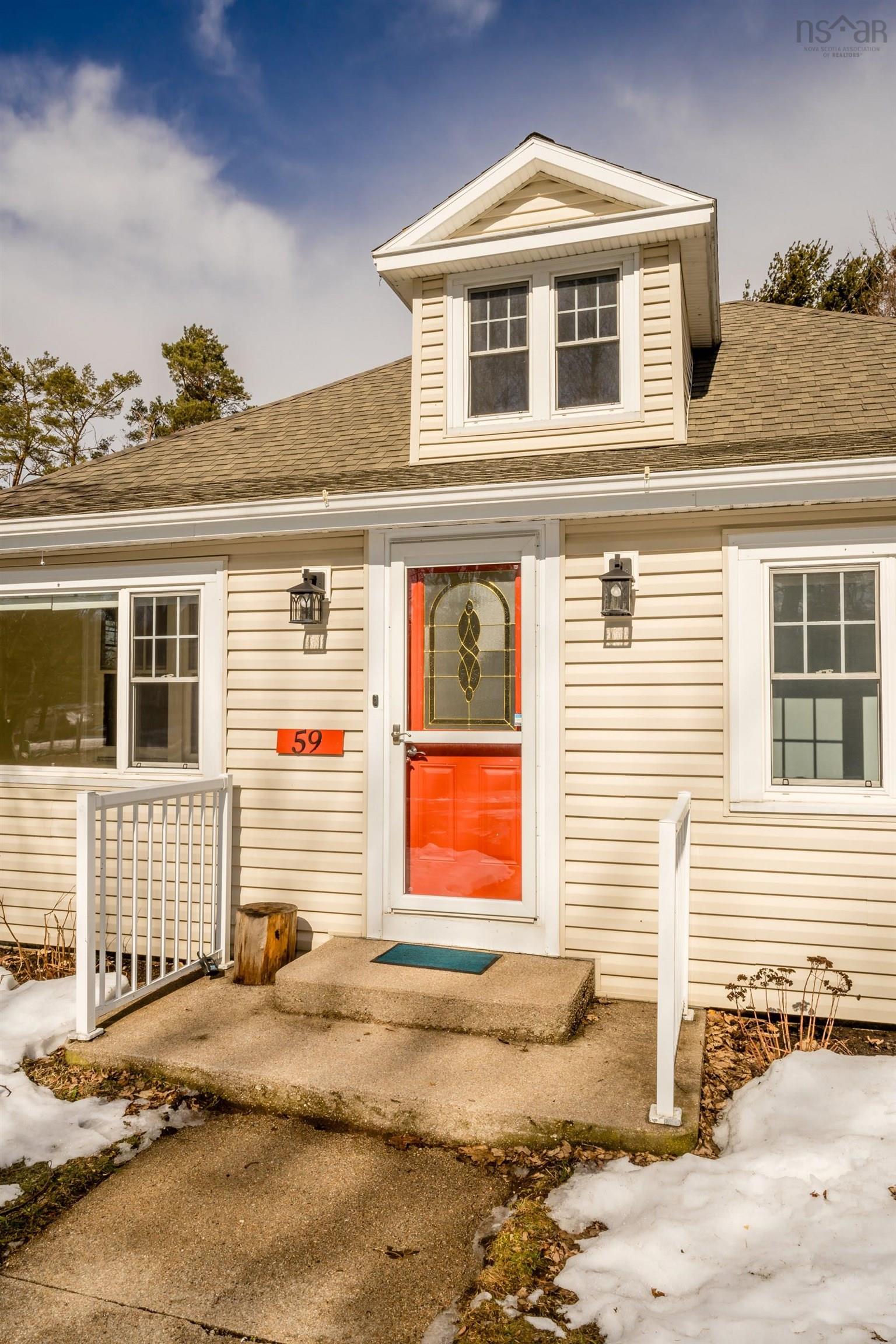 $409,900.00: 59 Highway 201, Lequille