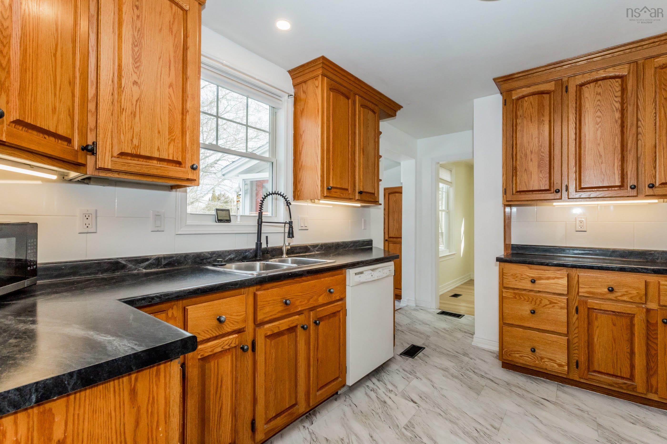 $409,900.00: 59 Highway 201, Lequille